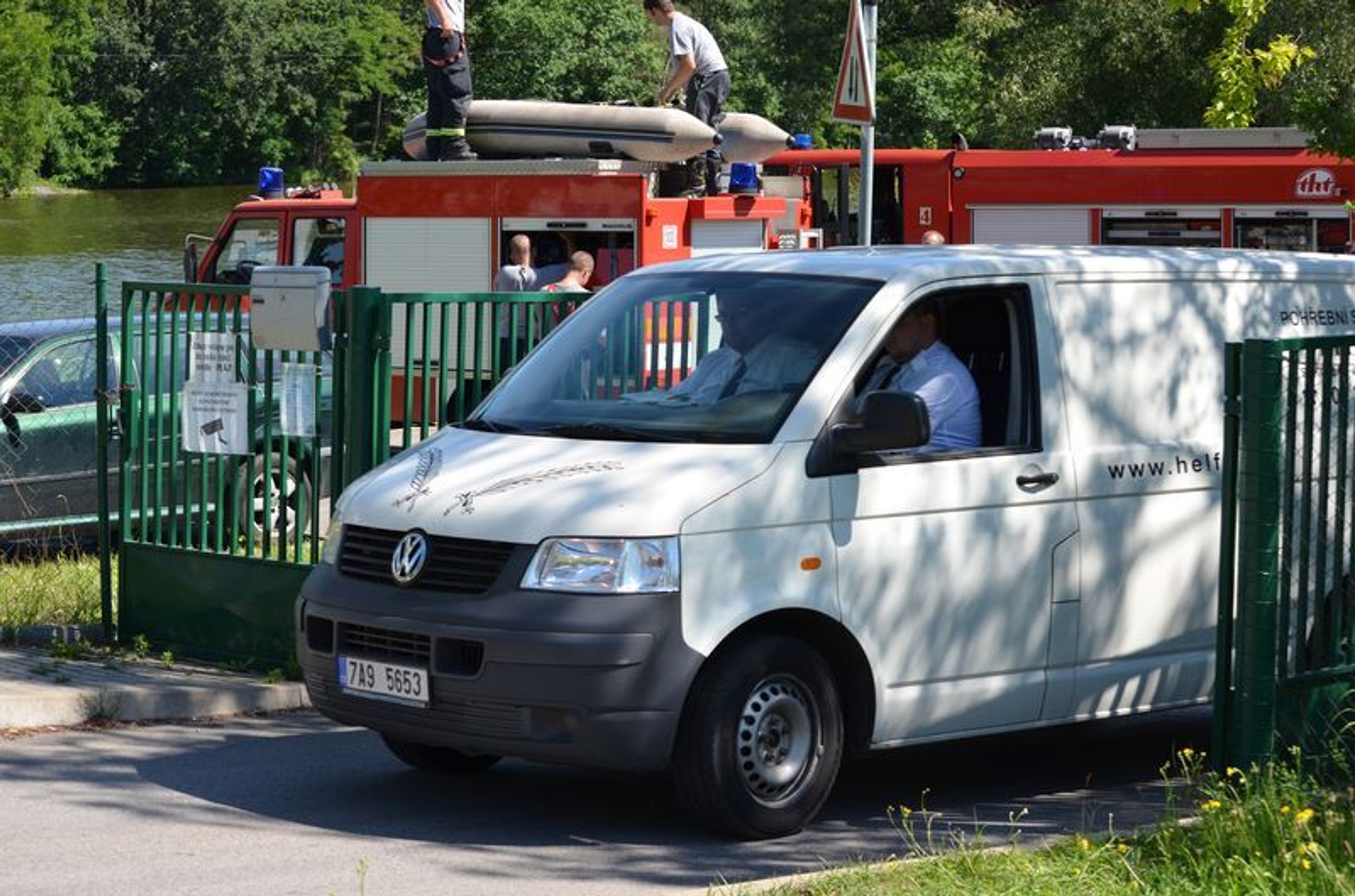Na hladině Šeberáku našli mrtvou holčičku - 4 - Na hladině Šeberáku našli mrtvou holčičku (2/5)