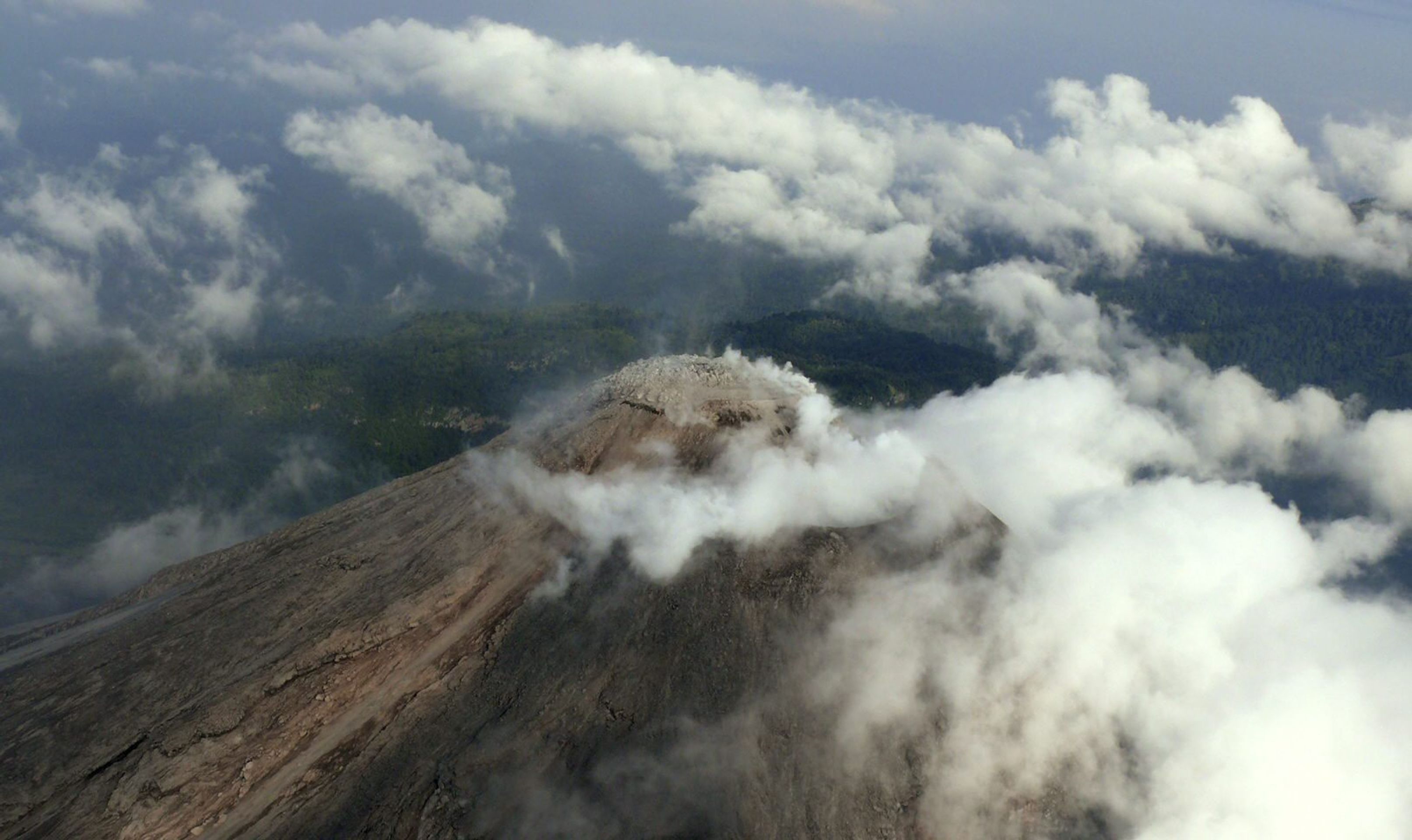 Sopka Colima - 2 - Fotogalerie: Výbuch Sopky Colima (2/7)