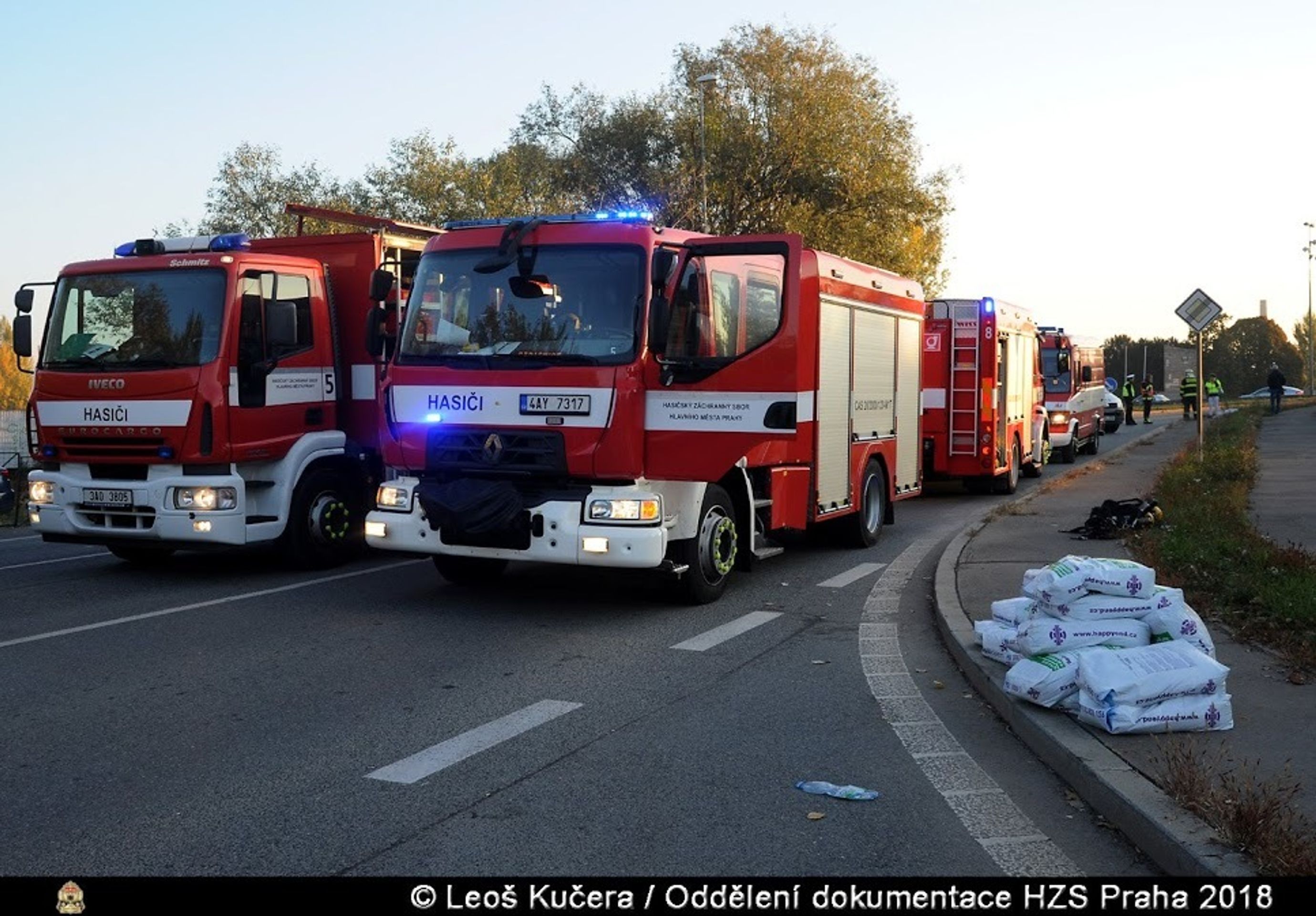 Únik koncentrátu pro dobytek na Strakonické ulici - 7 - GALERIE: Únik koncentrátu pro dobytek na Strakonické ulici (7/7)