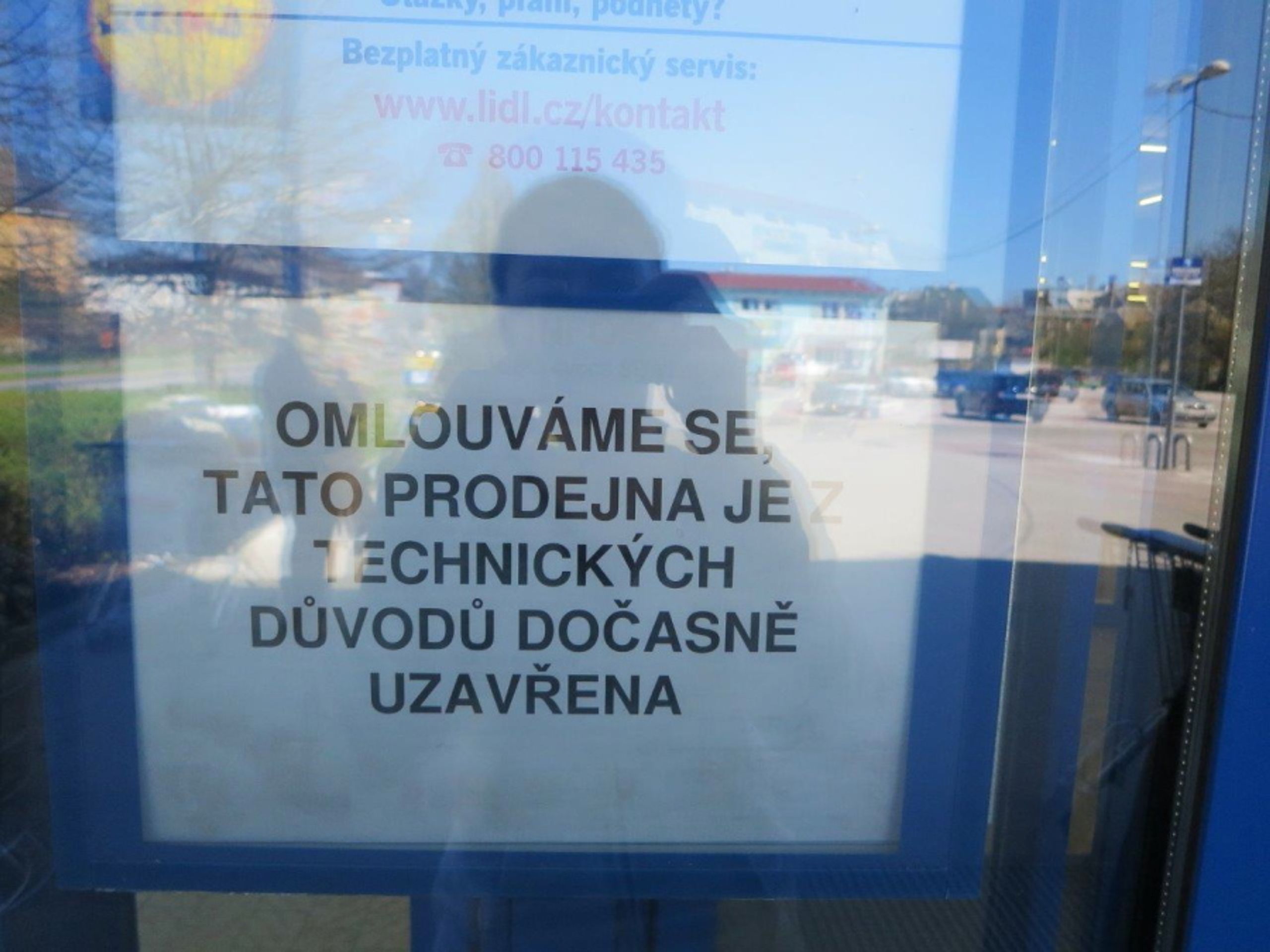 Nedostatky v lanškrounském Lidlu - 2 - GALERIE: Trus v regálech a okousané krabice. Inspektoři zavřeli Lidl! (1/6)