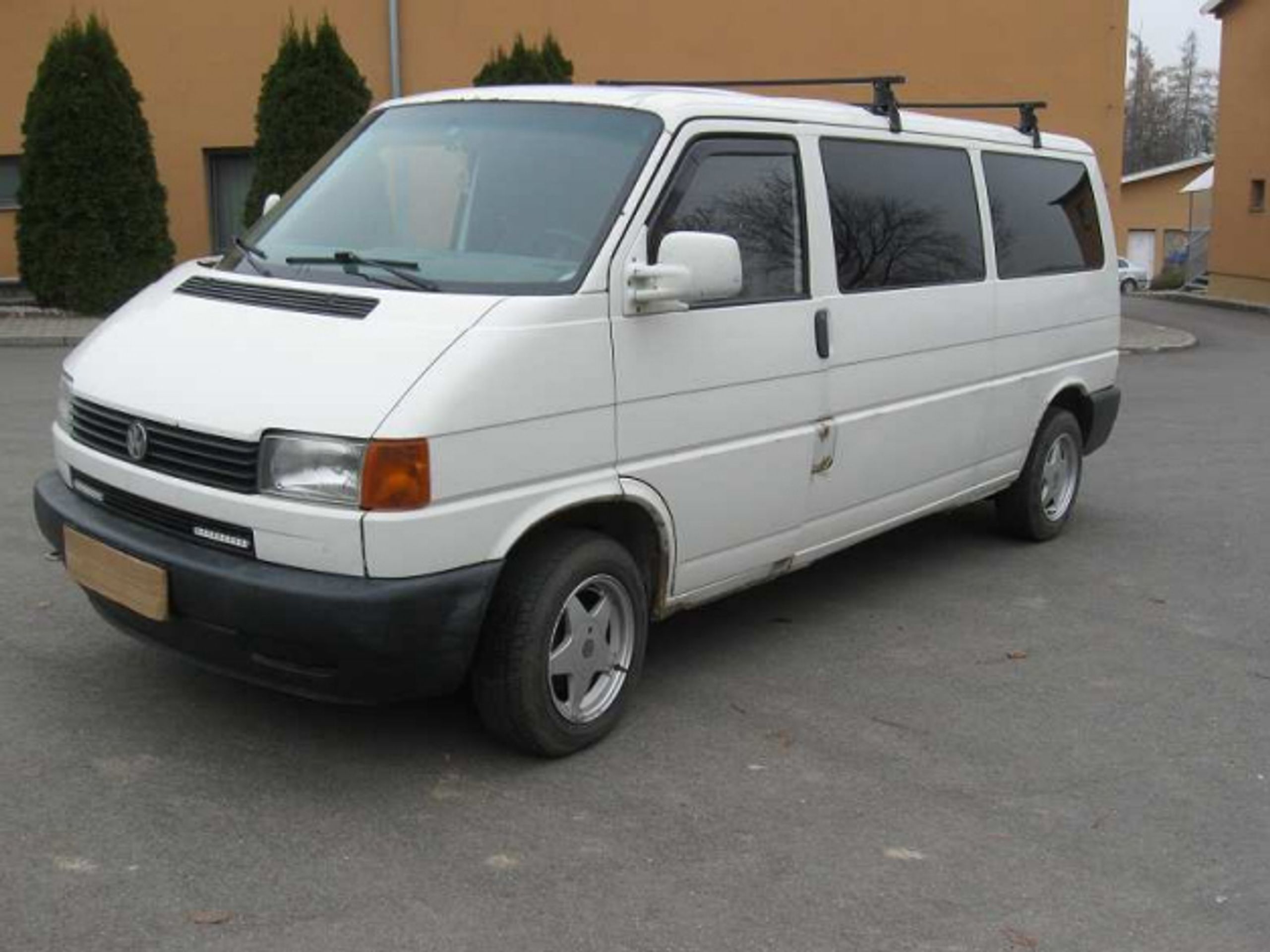 Dražba - VW Transporter (nafta), Vyvolávací cena: 10.000,- - GALERIE: Dražba motorových vozidel (37/51)