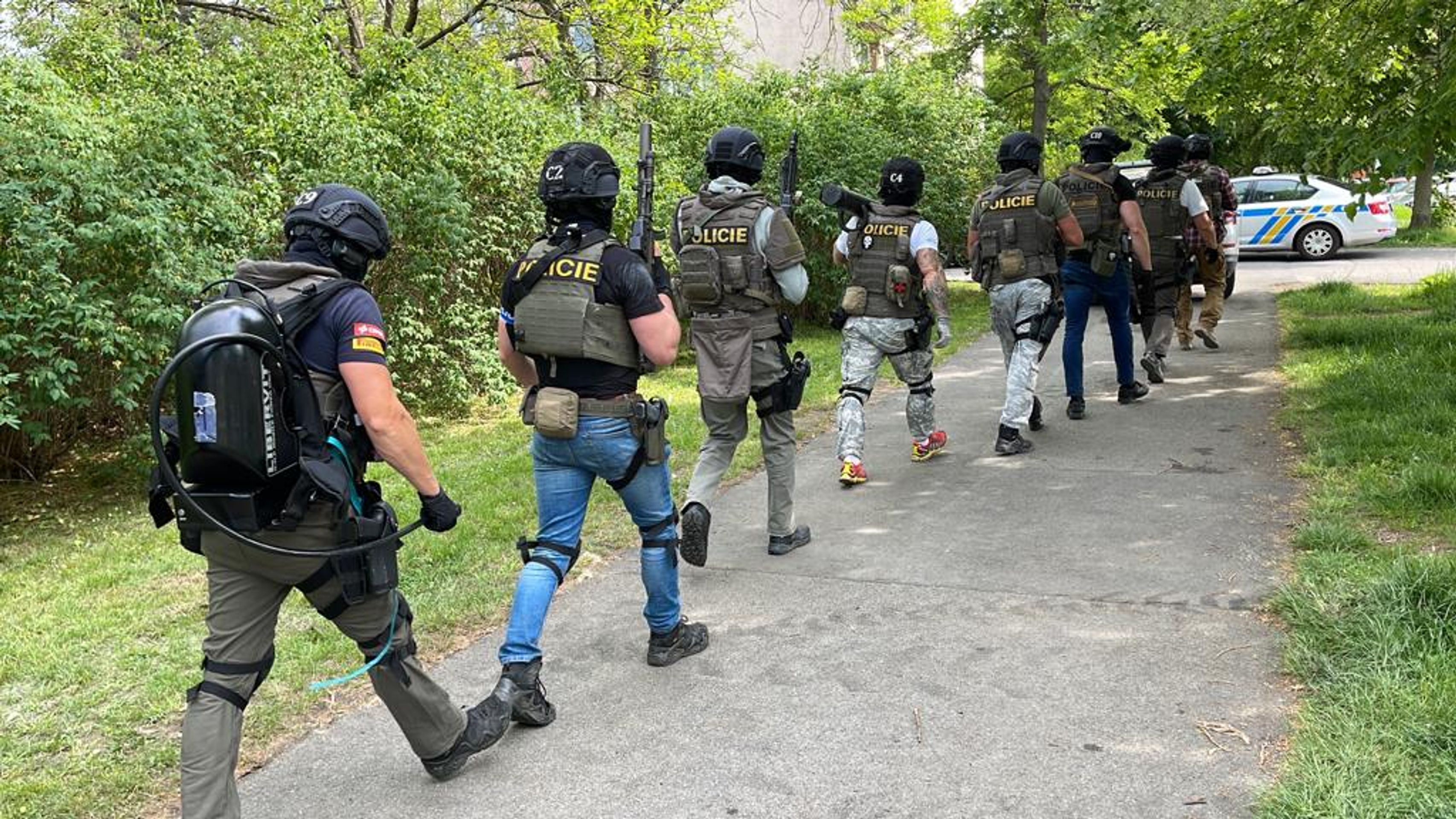 Policejní zásah v pražském Braníku (4) - Policejní zásah v pražském Braníku (7/11)