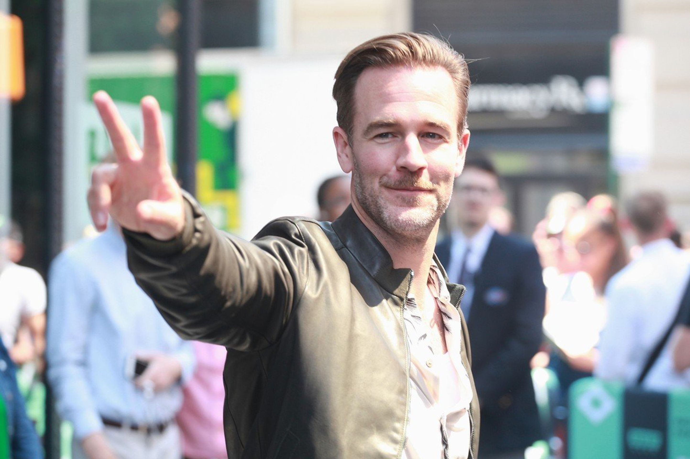 James Van Der Beek - James Van Der Beek (3/5)