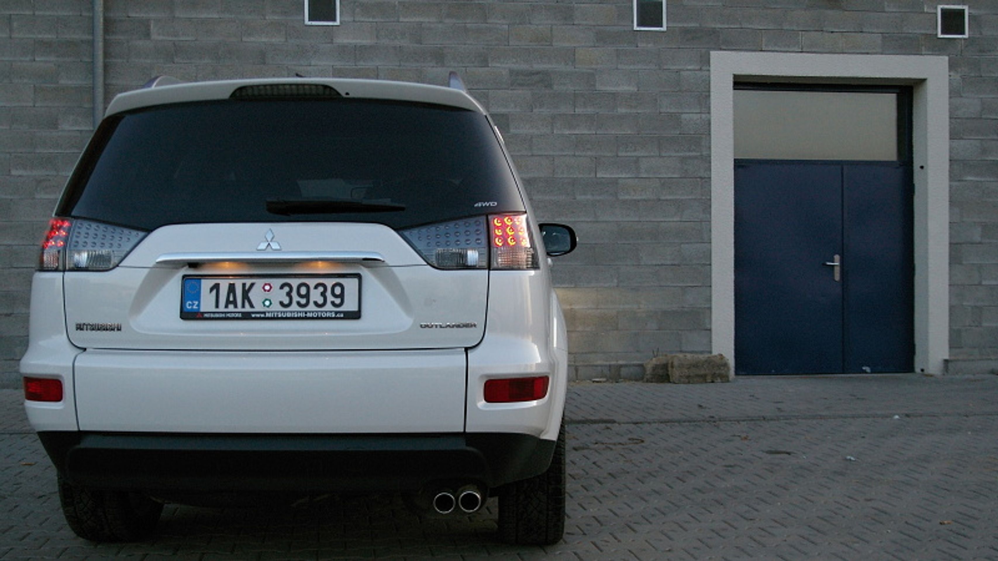 Mitsubishi Outlander - 1 - GALERIE Mitsubishi Outlander (7/7)
