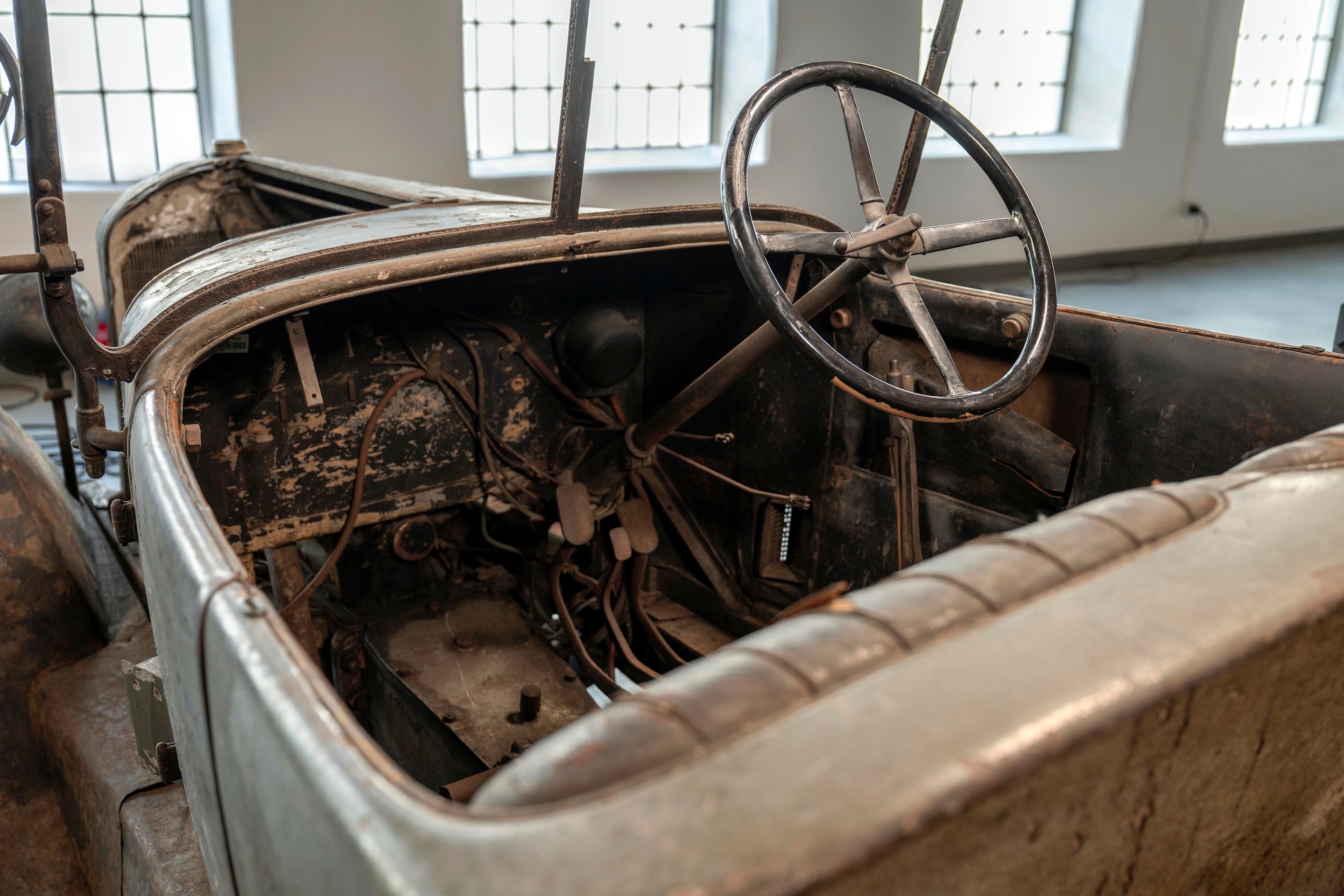 Unikátní historické vozy v nové expozici Škoda Muzea - Škoda Muzeum ukáže unikátní historické vozy před renovací (45/48)