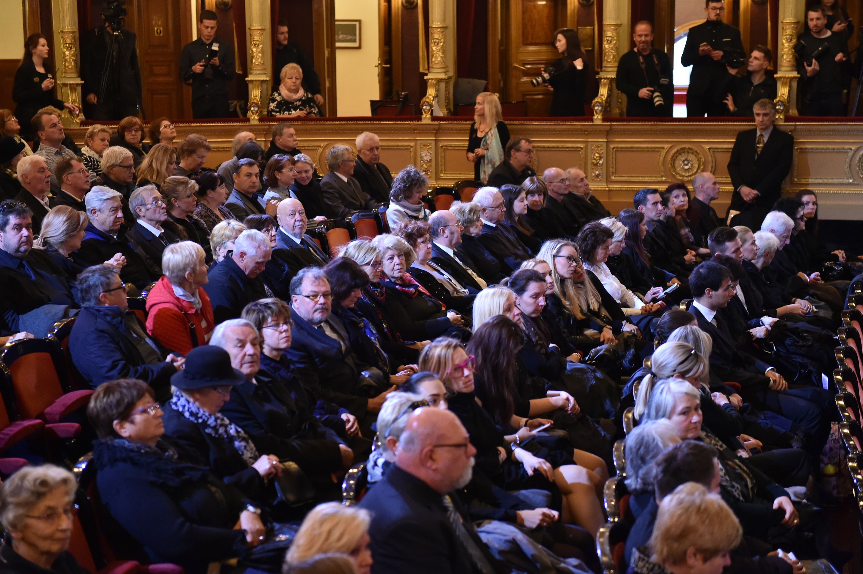 Lidé se loučí s Václavem Postráneckým - 1 - GALERIE: Lidé se loučí s Václavem Postráneckým (5/33)