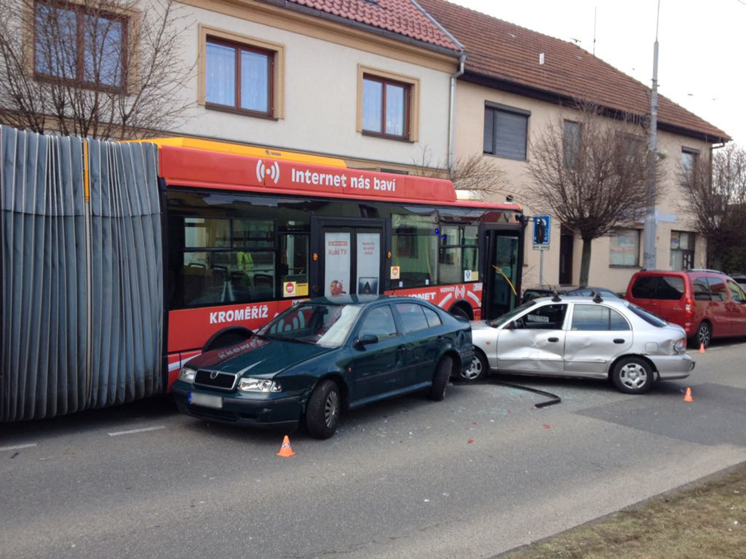 Nehoda trolejbusu ve Zlíně - 12 - GALERIE: Nehoda trolejbusu ve Zlíně (13/13)