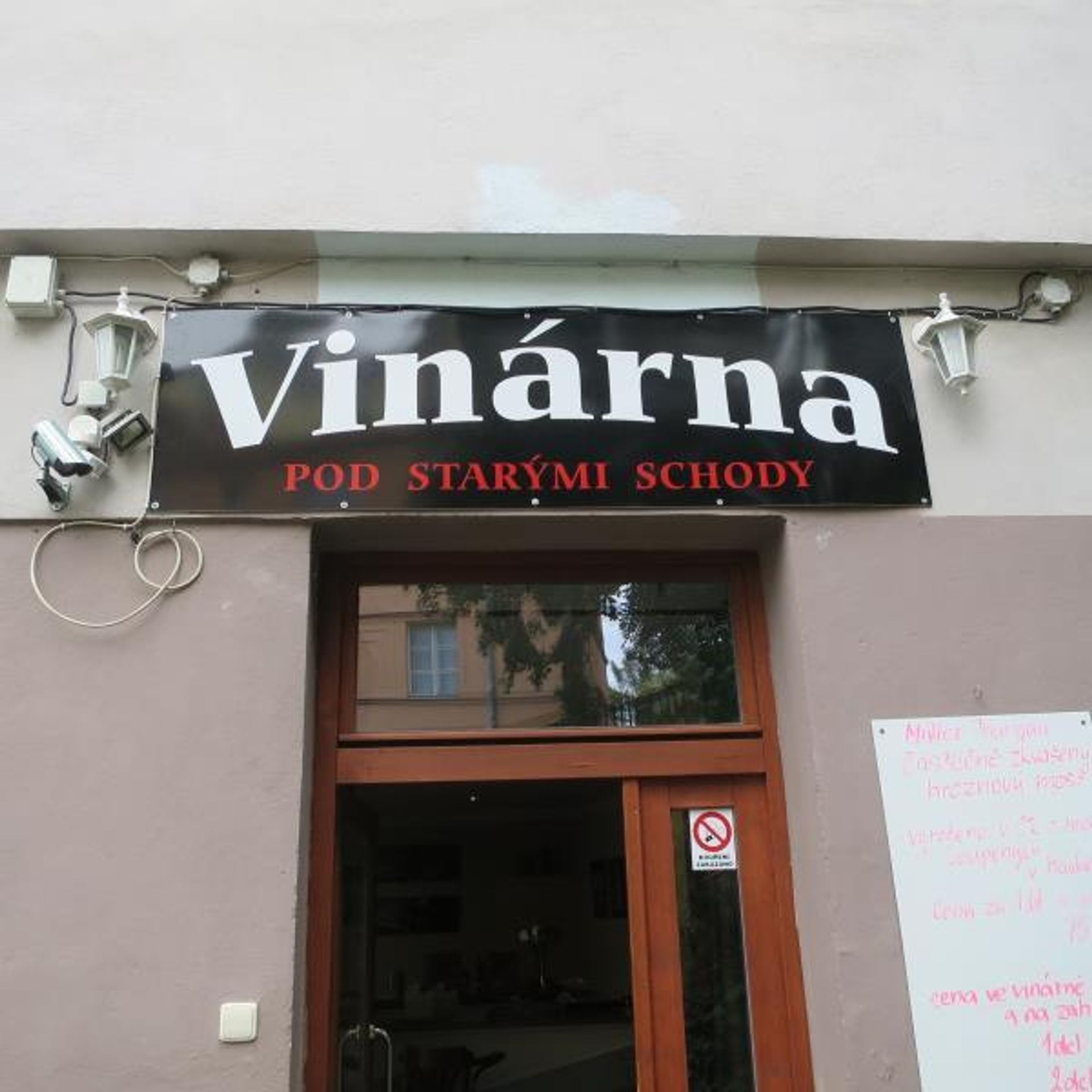Uzavřené provozovny - Vinárna POD STARÝMI SCHODY - Praha - GALERIE: Uzavřené provozovny (22/27)