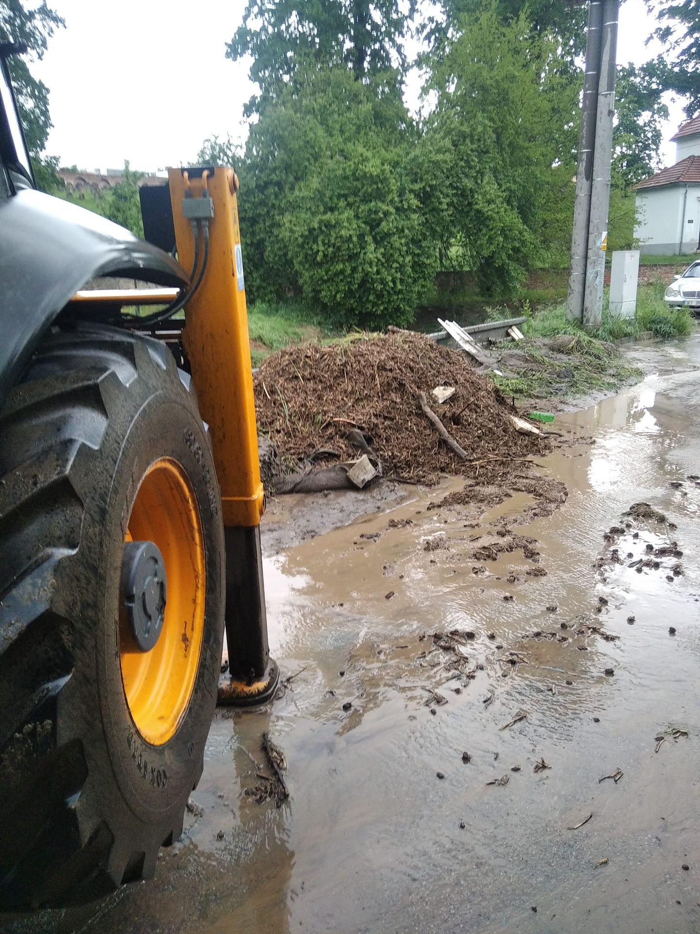 Zásah v ul. Mřenková, Ivanovice SDH Němčice (5) - Českem se prohnaly silné bouřky (3/31)