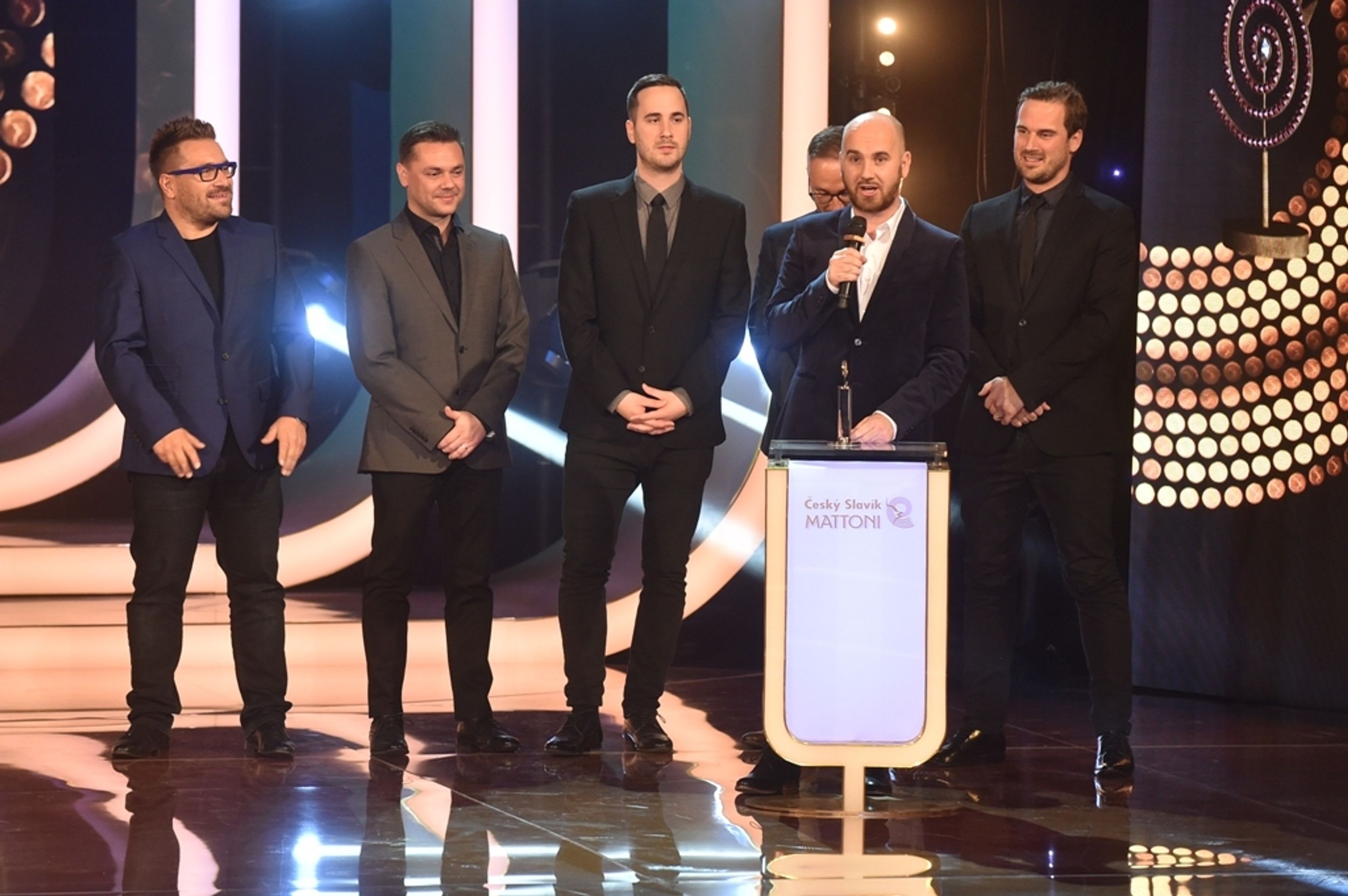 Český slavík Mattoni 2016 - Slavíci bez hranic, nejoblíbenější píseň - 5 - GALERIE: Slavíci bez hranic, nejoblíbenější píseň (1/5)