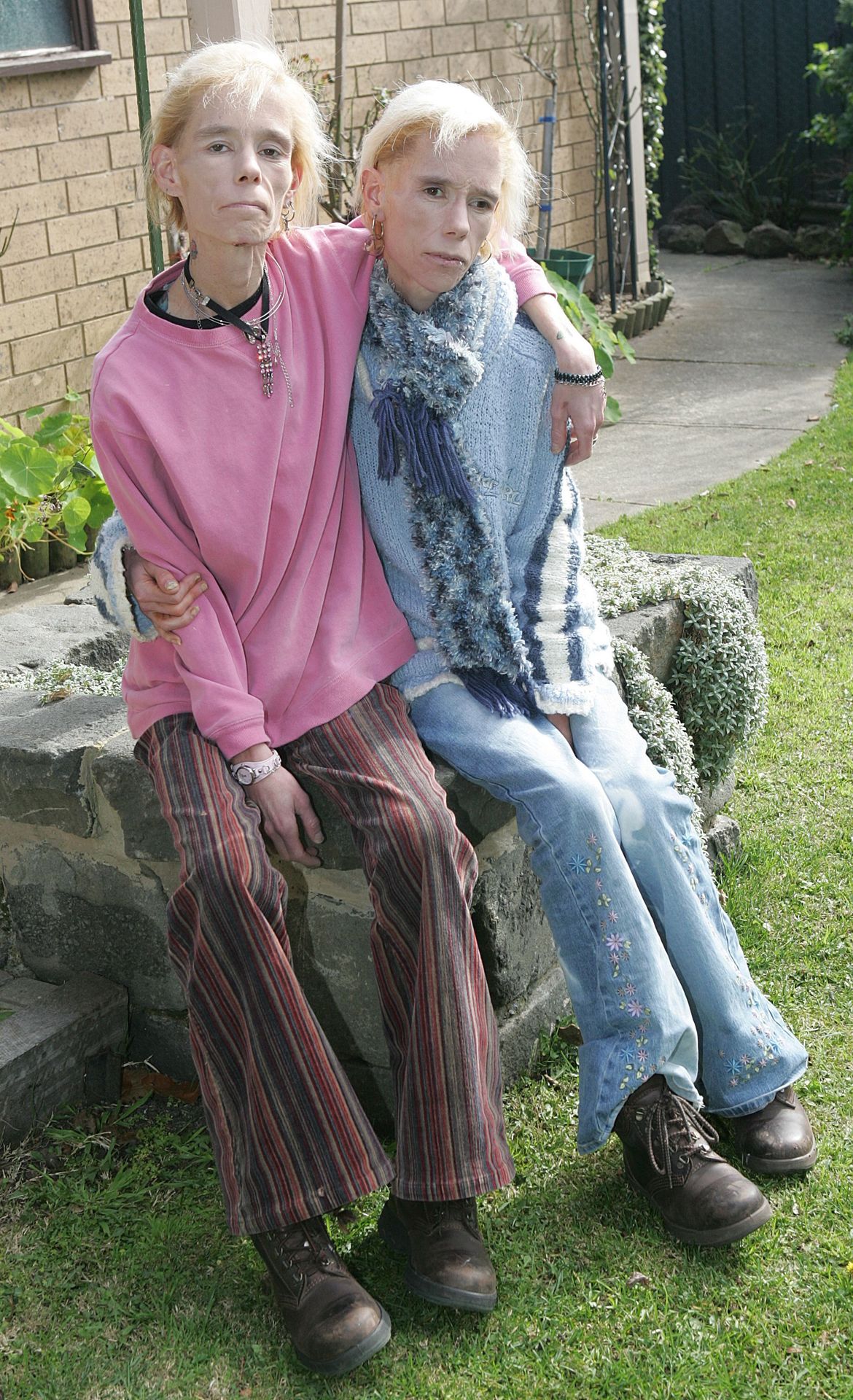 Clare a Rachel Wallmeyer - 4 - Clare a Rachel Wallmeyer (2/4)