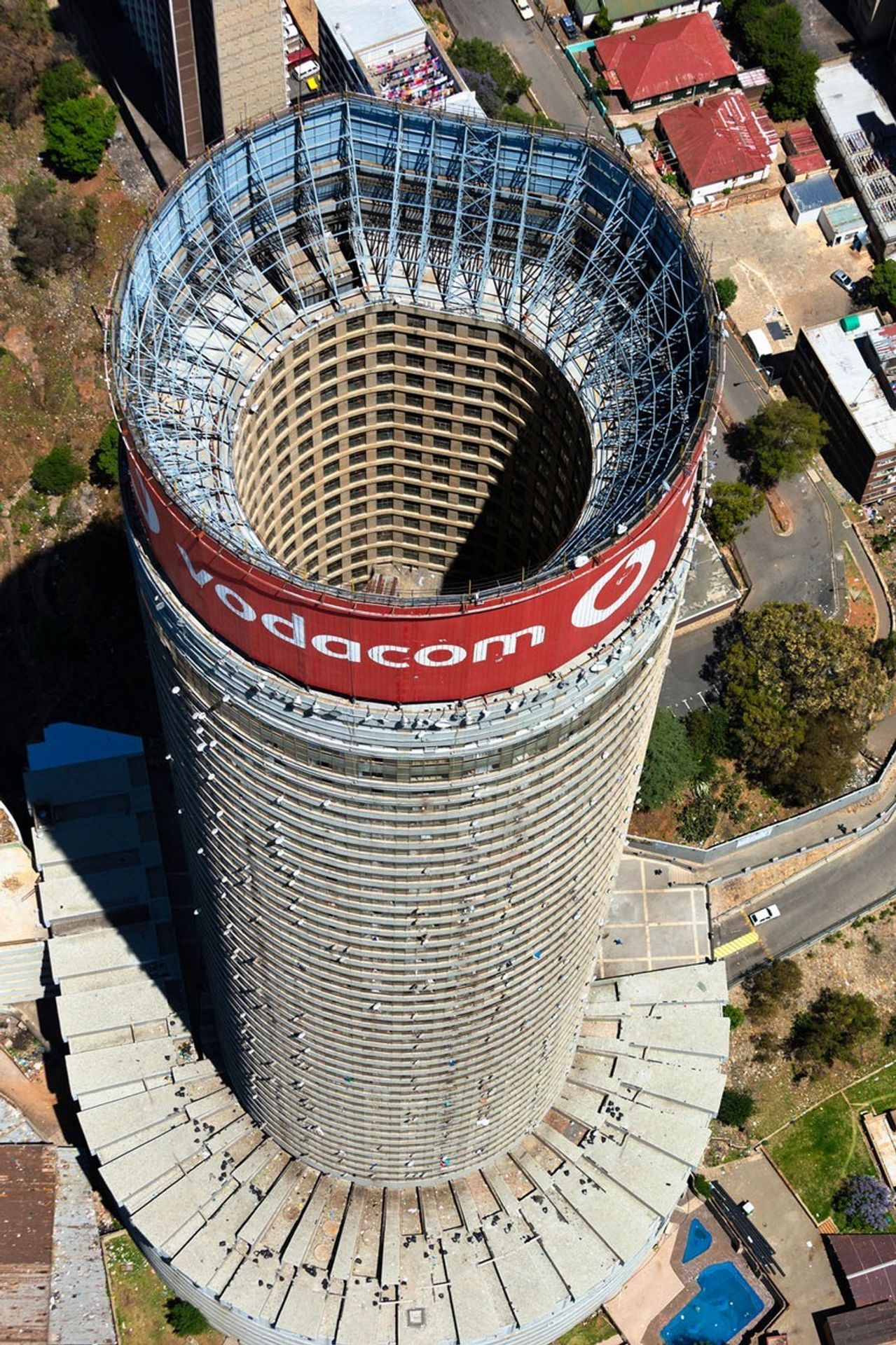Mrakodrap Ponte Tower - 4 - GALERIE: Mrakodrap Ponte Tower (3/6)