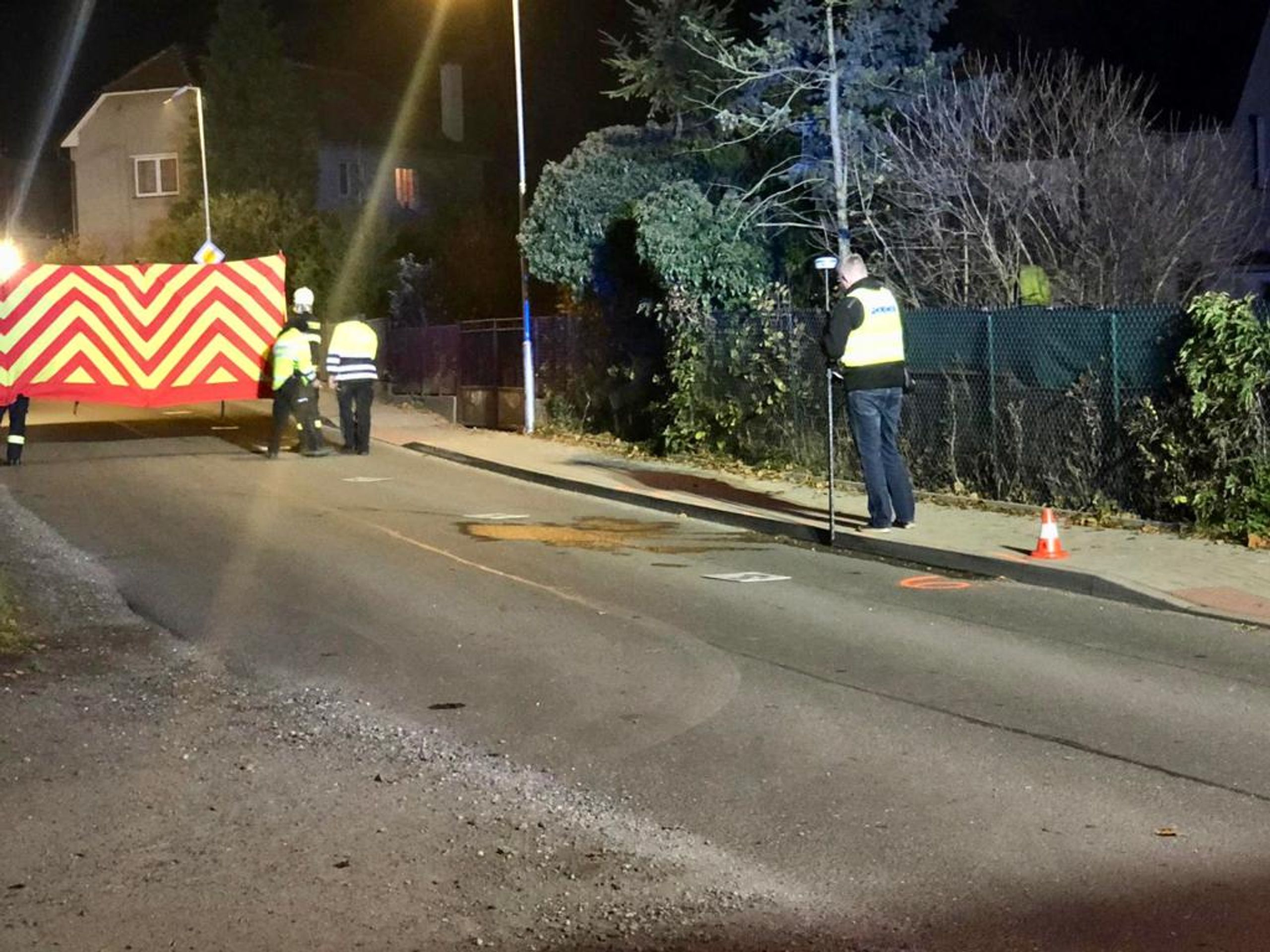Tragická nehoda v obci Tatce na Kolínsku - Tragická nehoda v obci Tatce na Kolínsku (5/5)