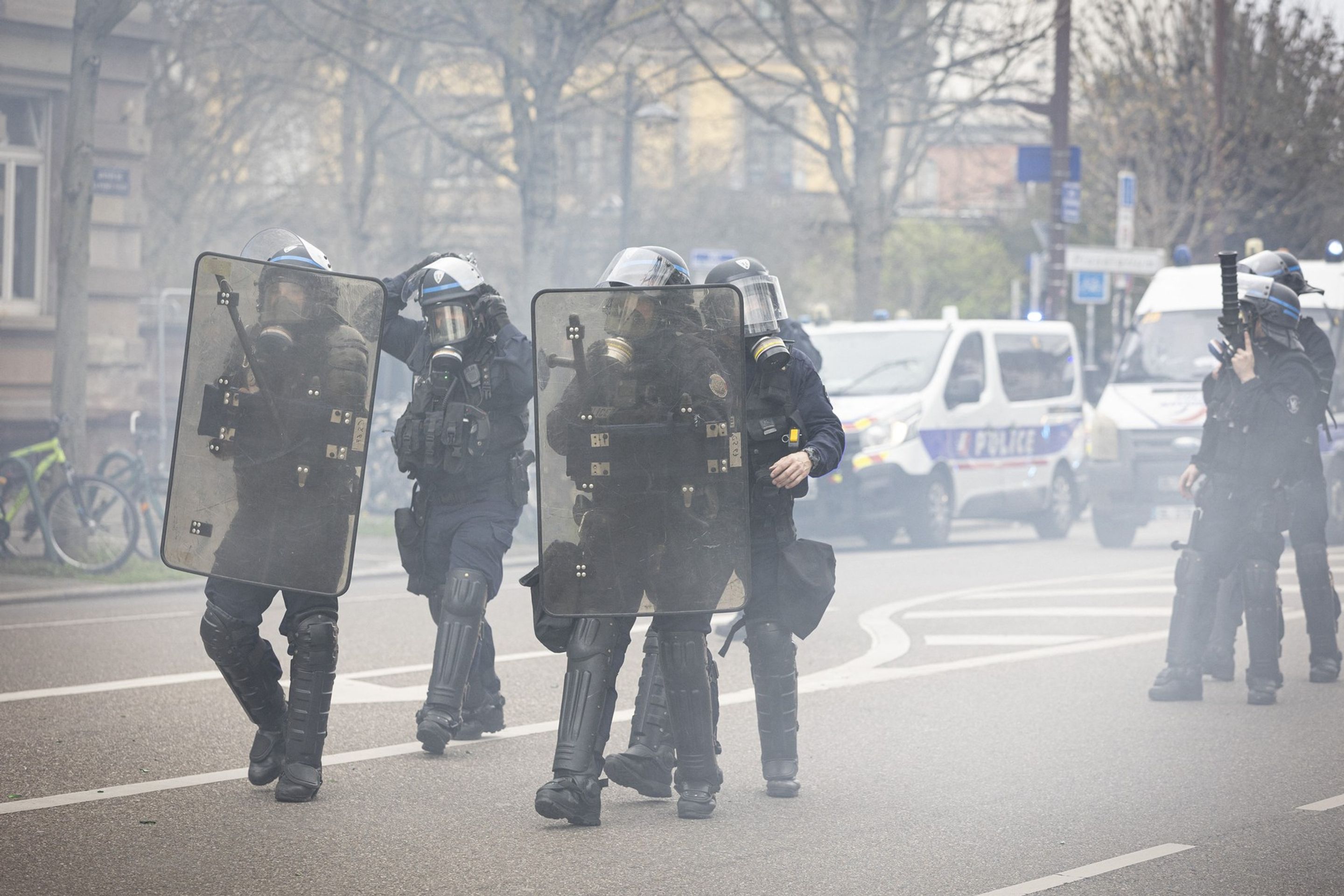 Demonstrace ve Francii (3) - Protesty proti důchodové reformě ve Francii (7/15)