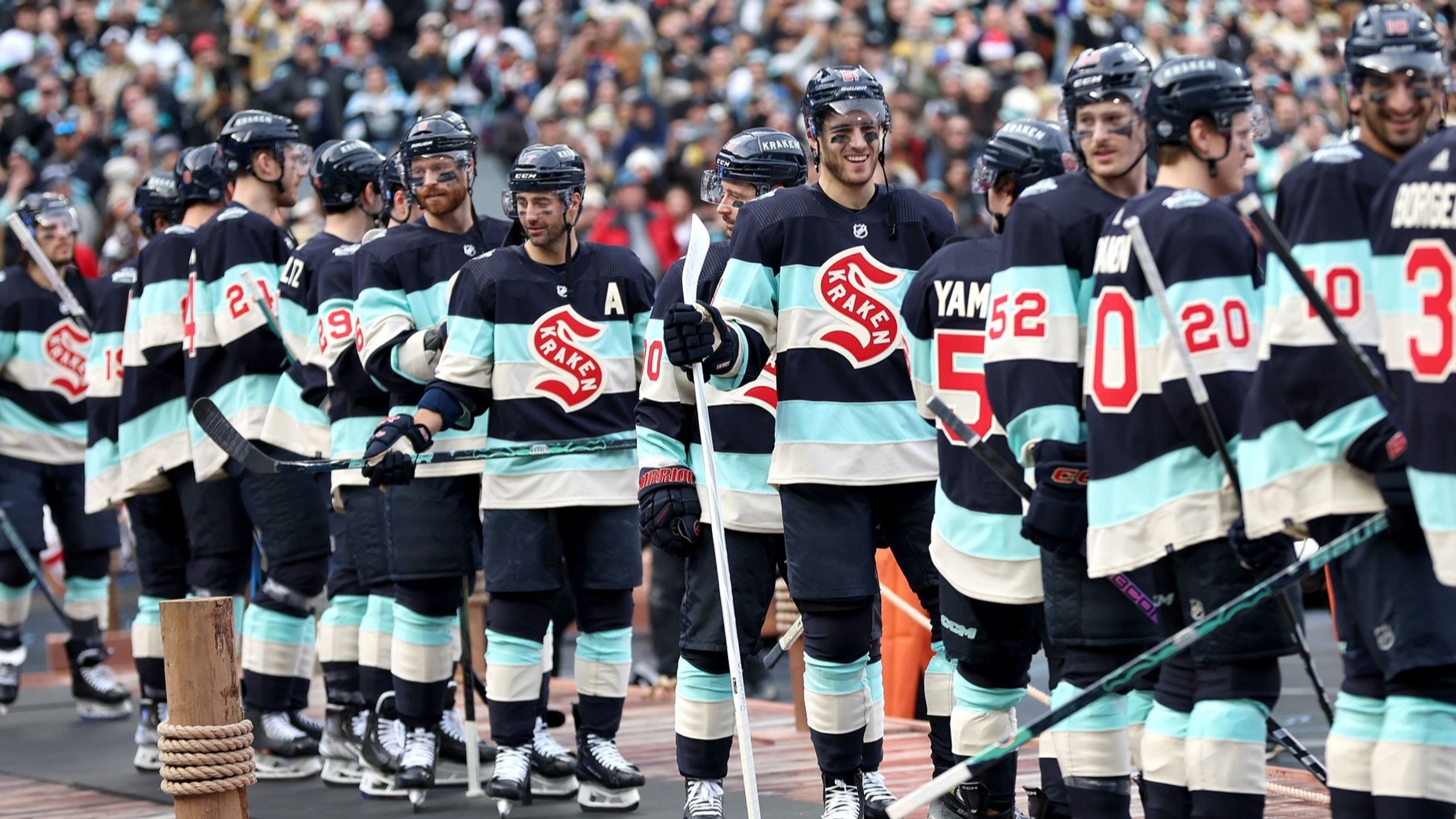 Seattle Kraken ve speciálních dresech k Winter Classic - Winter Classic mezi Seattlem Kraken a Vegas Golden Knights (7/9)