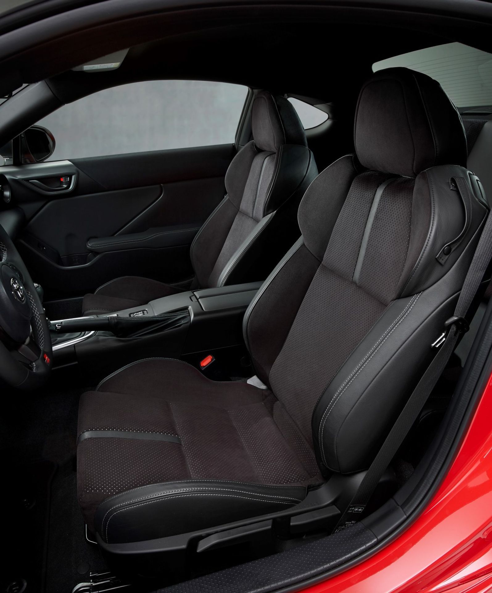 Toyota GR 86 - 19 - Fotogalerie: Lehoučké, zábavné a skvěle ovladatelné kupé Toyota GR 86 (5/9)