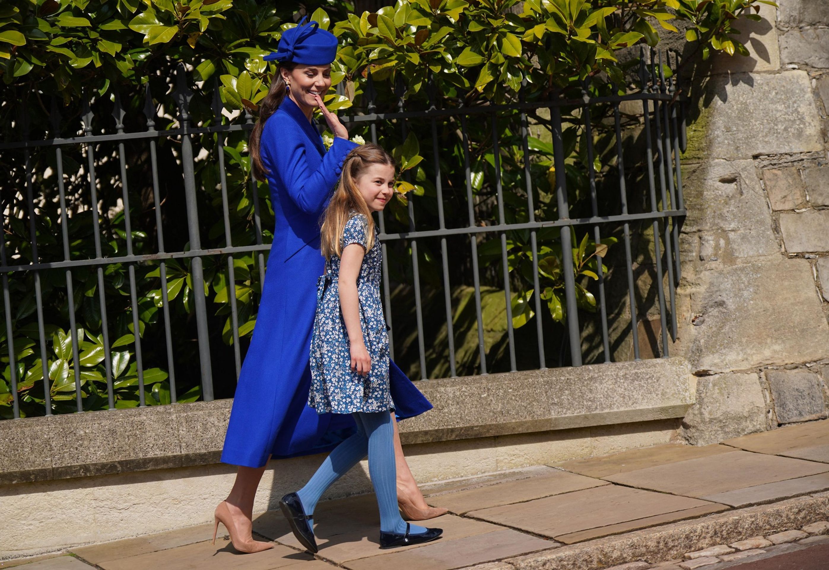Královská rodina oslavila Velikonoce na hradě Windsor, Kate, Charlotte - Královská rodina oslavila Velikonoce na hradě Windsor (11/11)