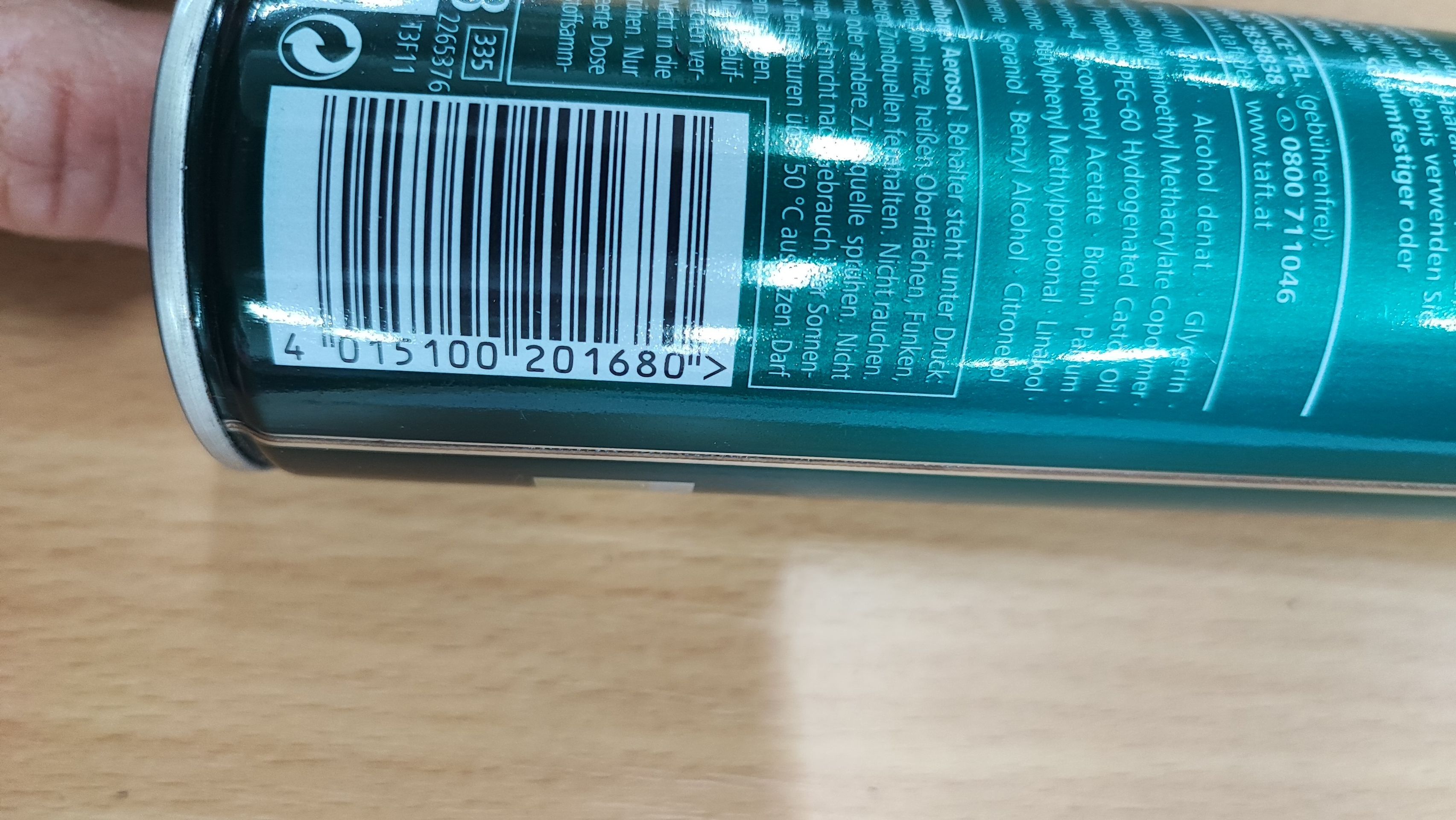 Lak na vlasy taft FÜLLE HAARSPRAY 3 - Nebezpečná kosmetika (6/26)