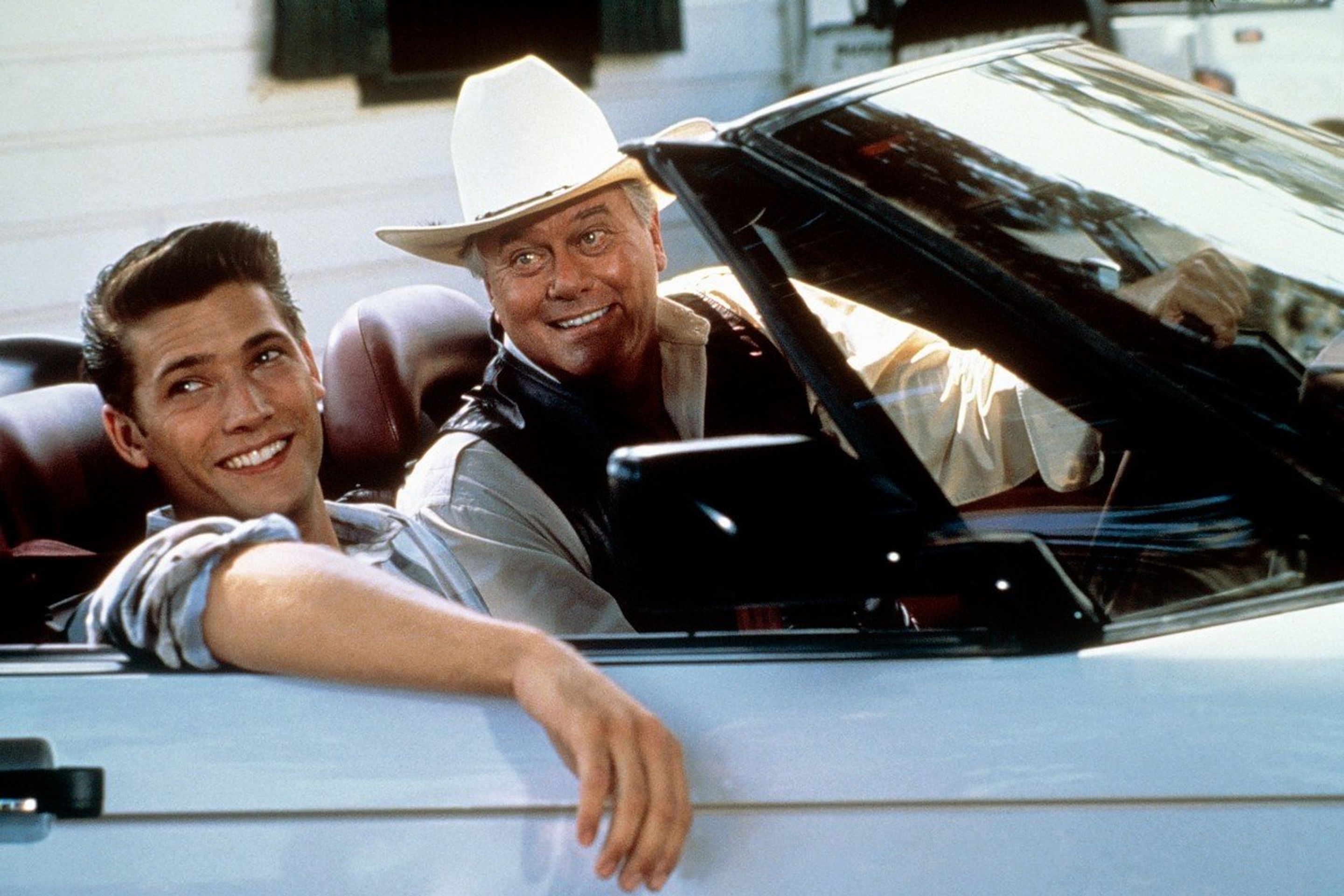 Sasha Mitchell s Larrym Hagmanem v seriálu Dallas - GALERIE: První epizoda Dallasu měla premiéru před 40 lety (6/14)