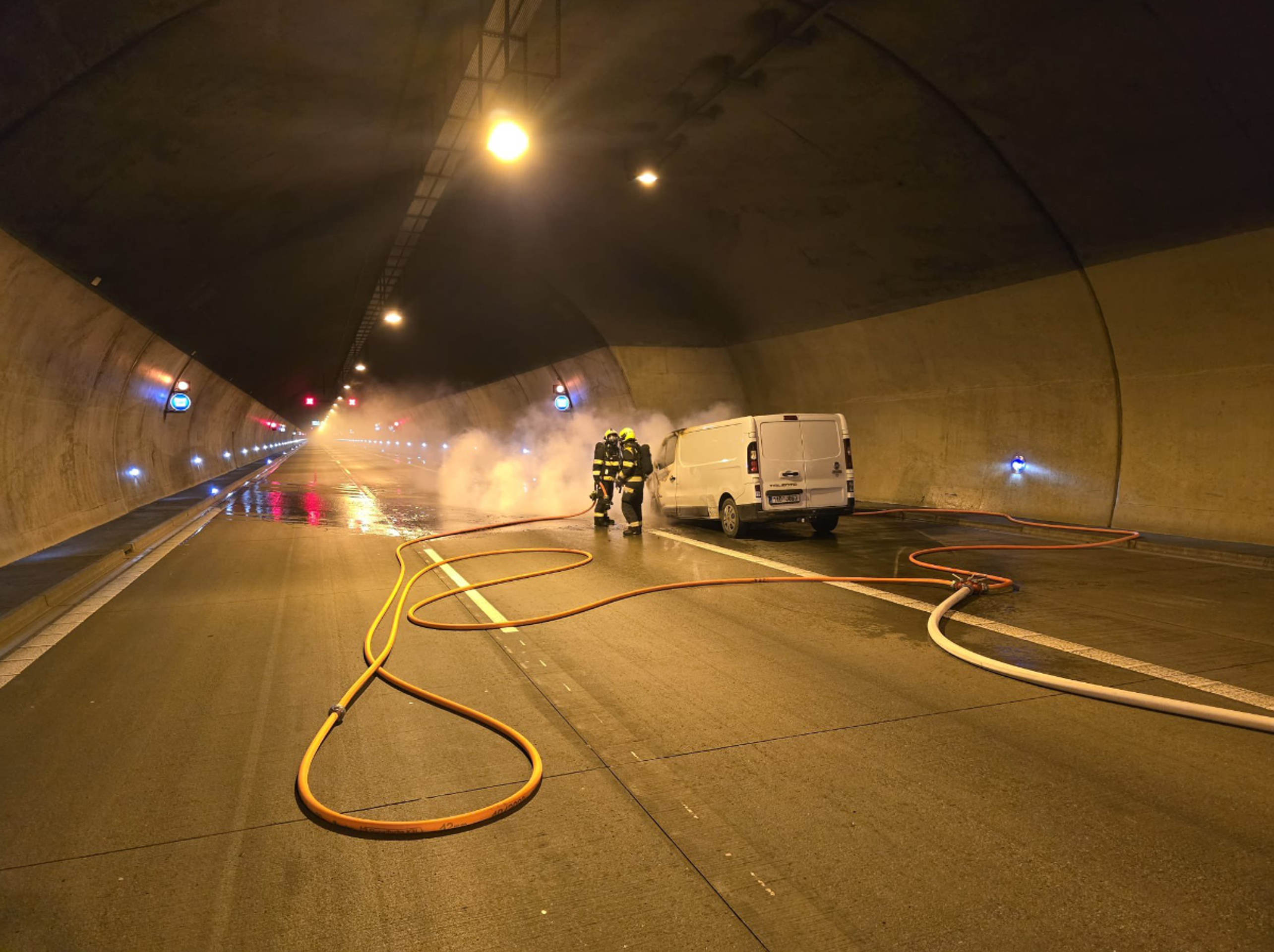 Požár v Komořanském tunelu - Požár v Komořanském tunelu (1/3)