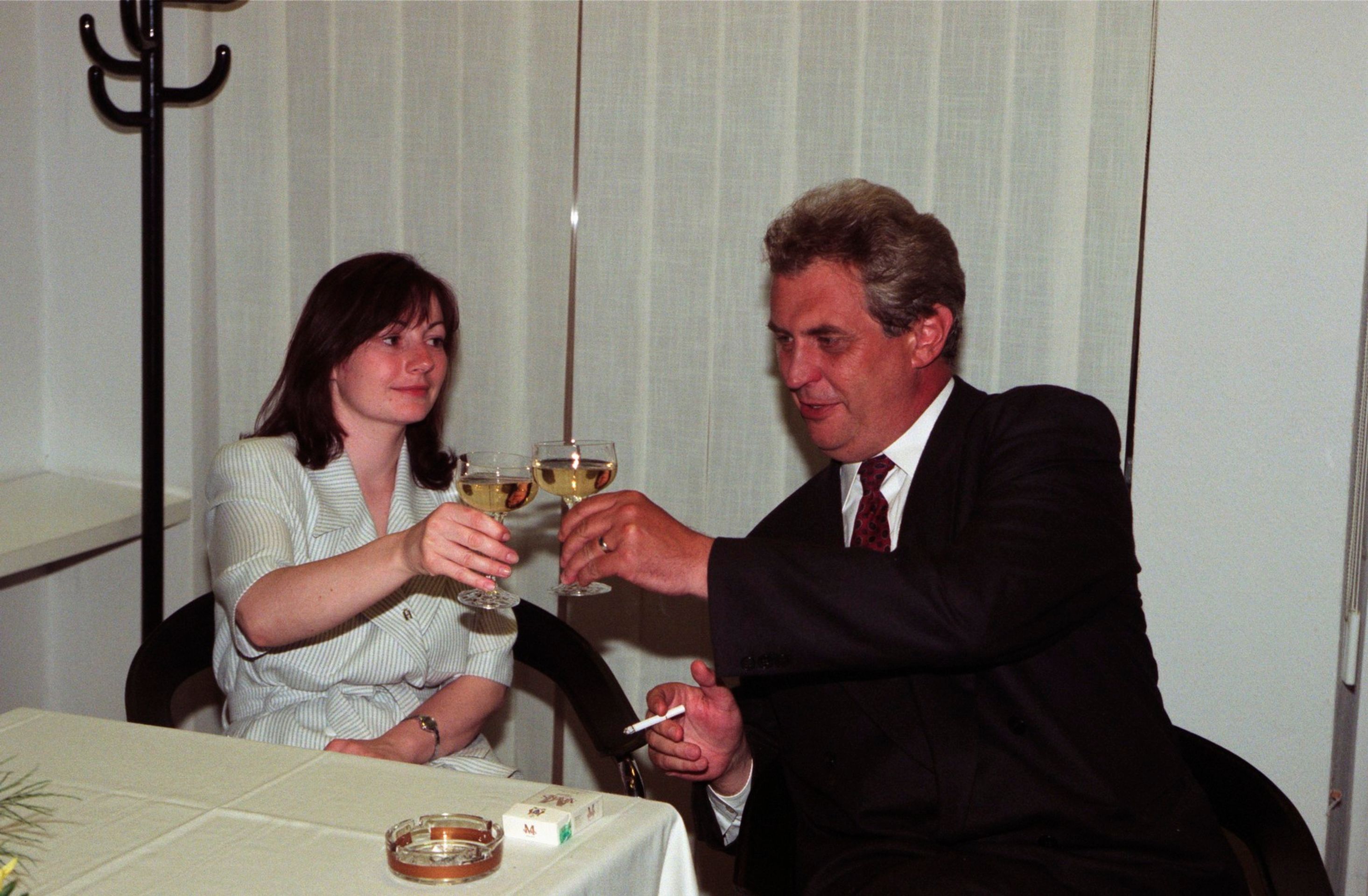 Miloš Zeman s manželkou Ivanou, 1. 6. 1996 - Miloš Zeman a Ivana Zemanová (35/35)
