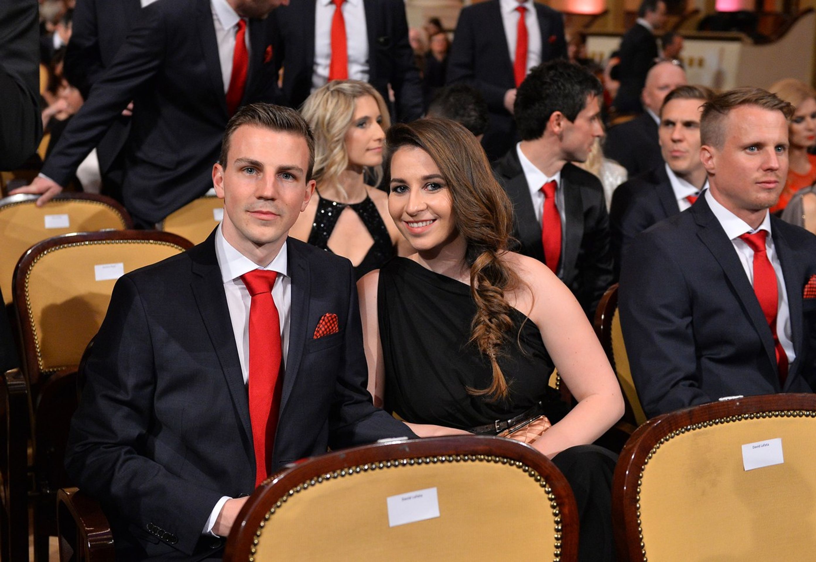 Fotbalista roku - GALERIE: Půvabné partnerky českých fotbalistů v šatech (2/4)