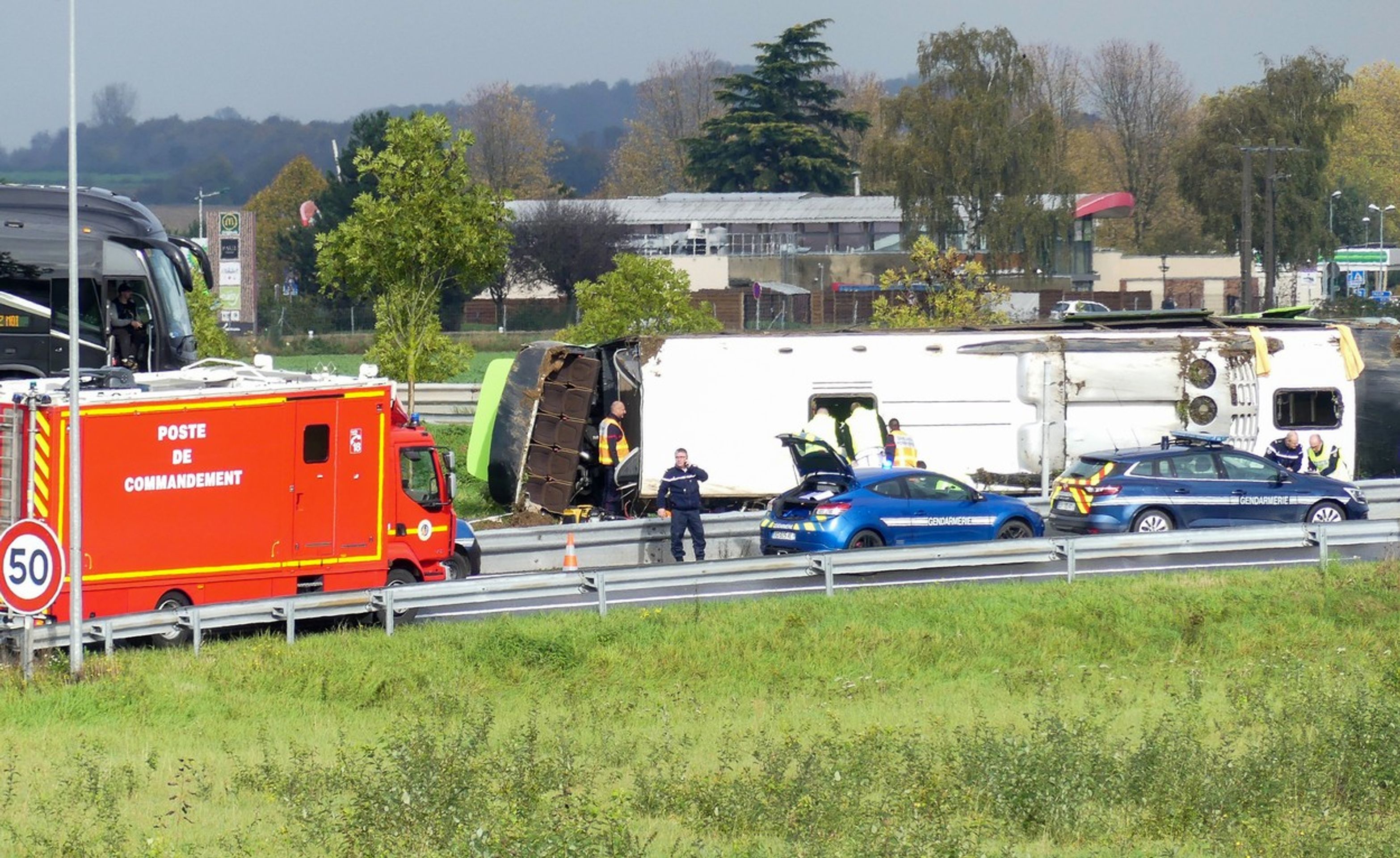Nehoda FlixBus ve Francii - 2 - GALERIE: Nehoda FlixBus ve Francii (3/3)