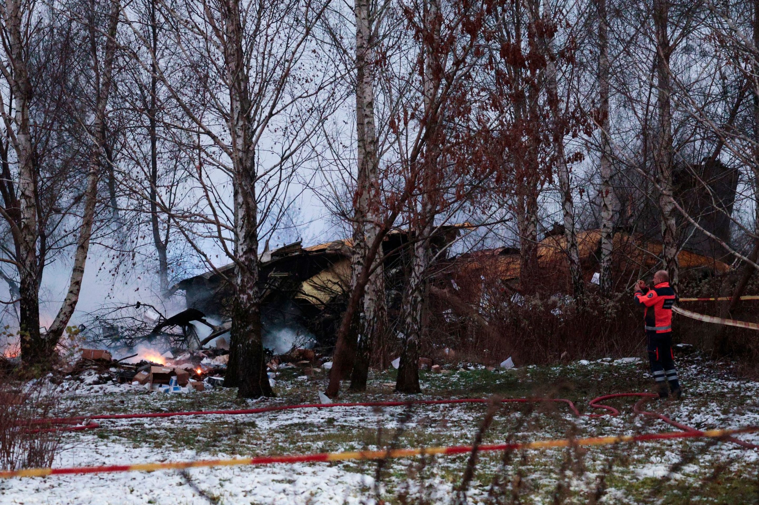 Ve Vilniusu se zřítil nákladní letoun DHL - Ve Vilniusu se zřítil nákladní letoun DHL (3/5)