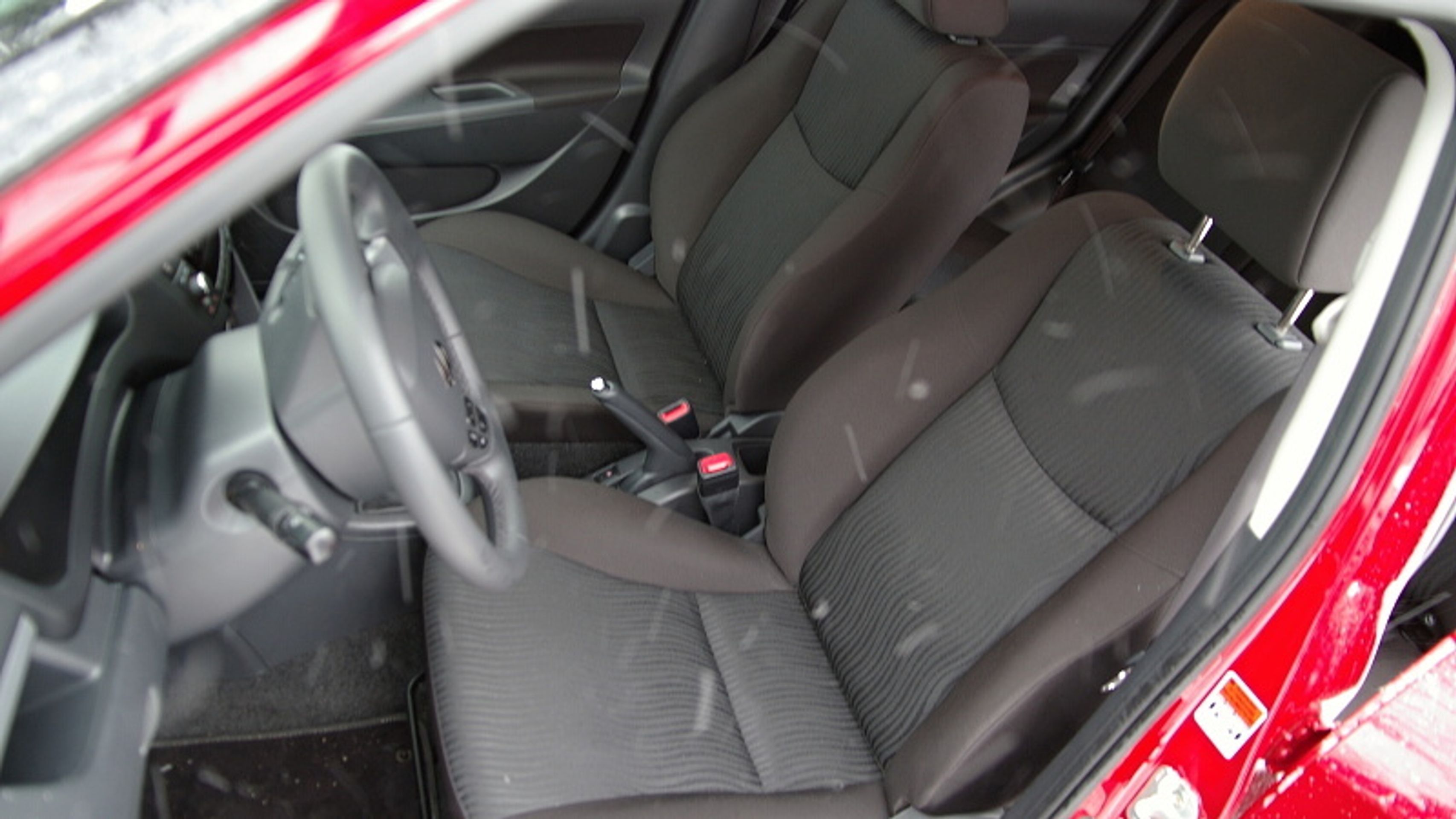Suzuki Swift - 6 - GALERIE Suzuki Swift (5/7)