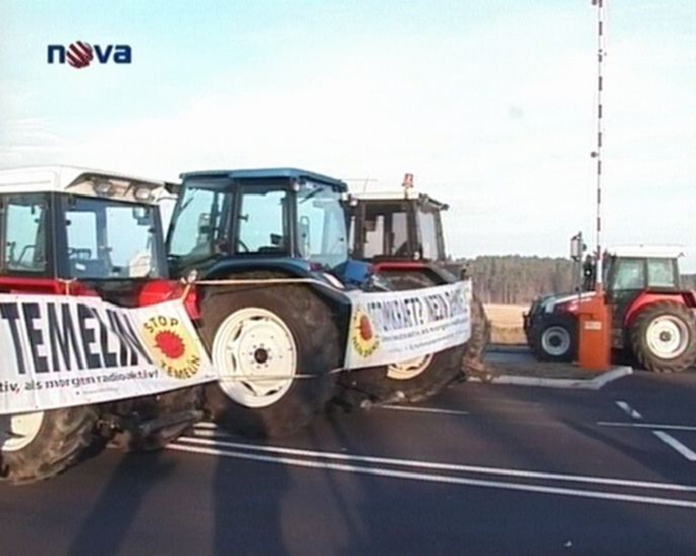 Záběry TV Nova. - Odpůrci Temelína blokovali česko-rakouské hranice (1/3)
