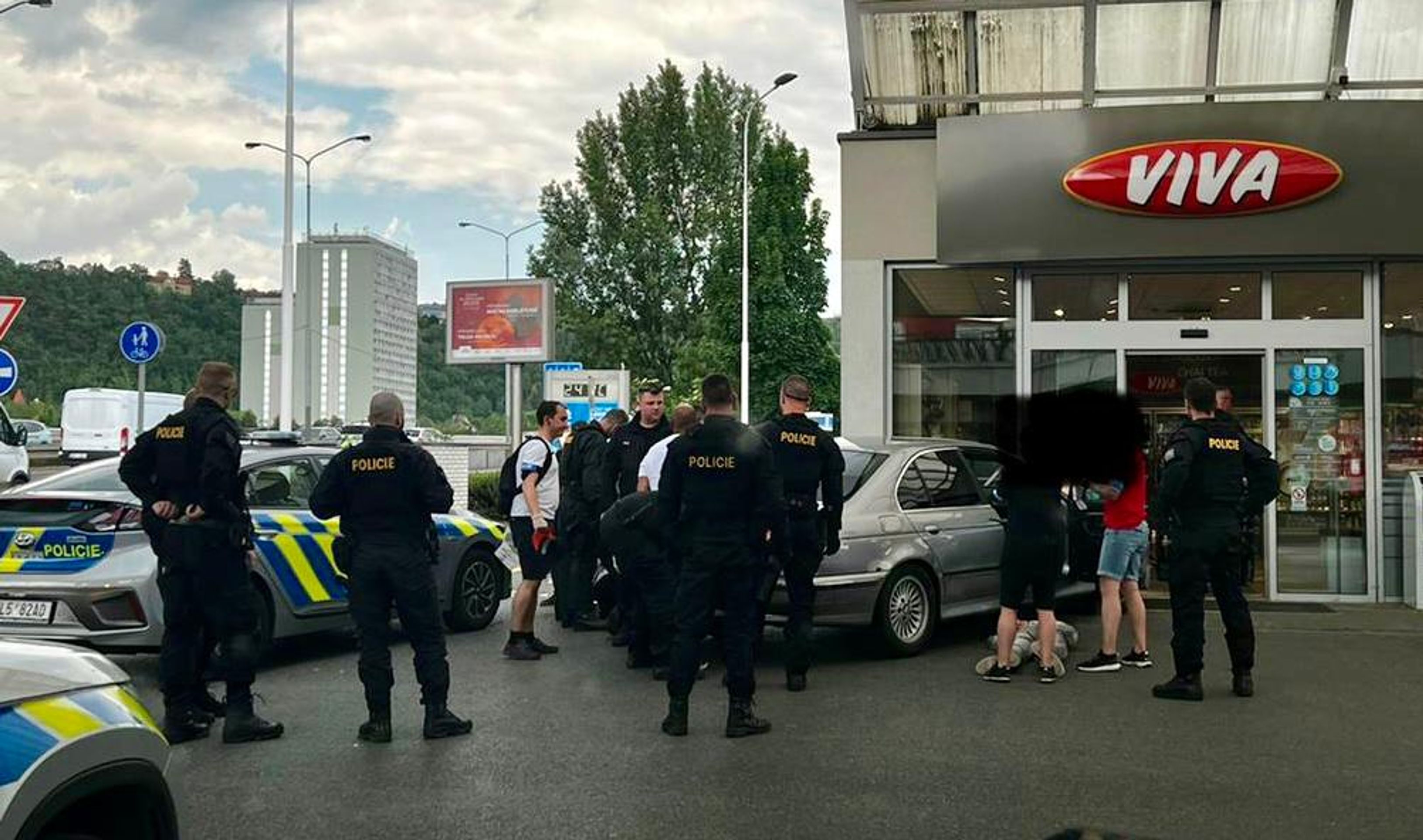 Zásah policistů z protidrogového oddělení v Praze - Zásah policistů z protidrogového oddělení v Praze (5/5)