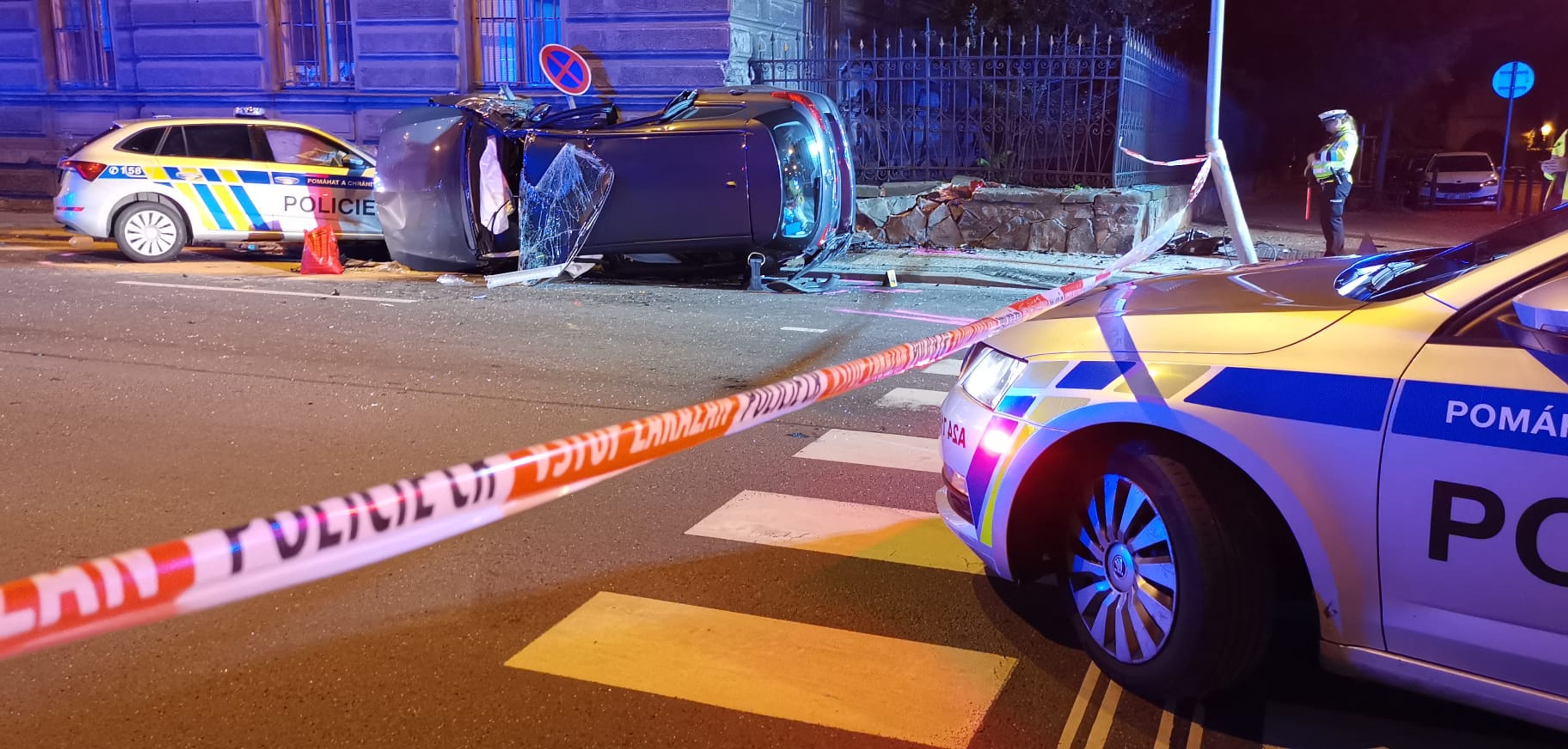 Srážka policejního a osobního auta (1) - Srážka policejního a osobního auta (1/5)