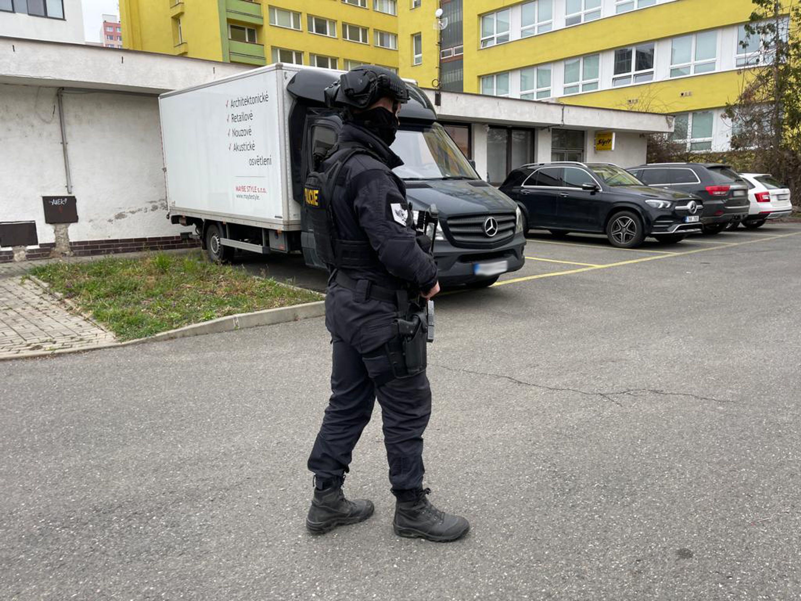 Útok mačetou na středním učilišti v Michli (1) - Útok mačetou na středním učilišti v Michli (11/15)