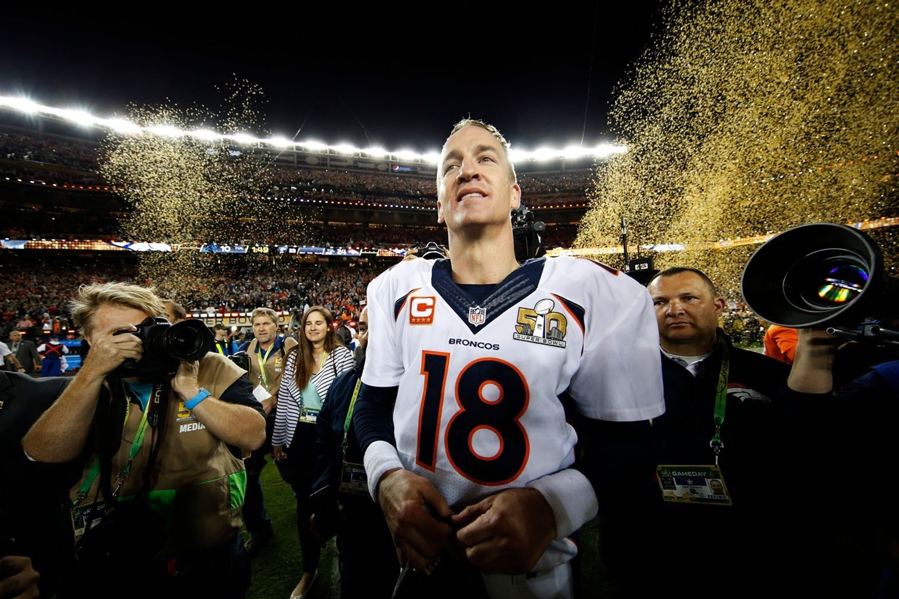 Přestávková show na 50. Super Bowlu - 7 - GALERIE: 50. Super Bowl, Denver Broncos - Carolina Panthers 24:10 (1/9)