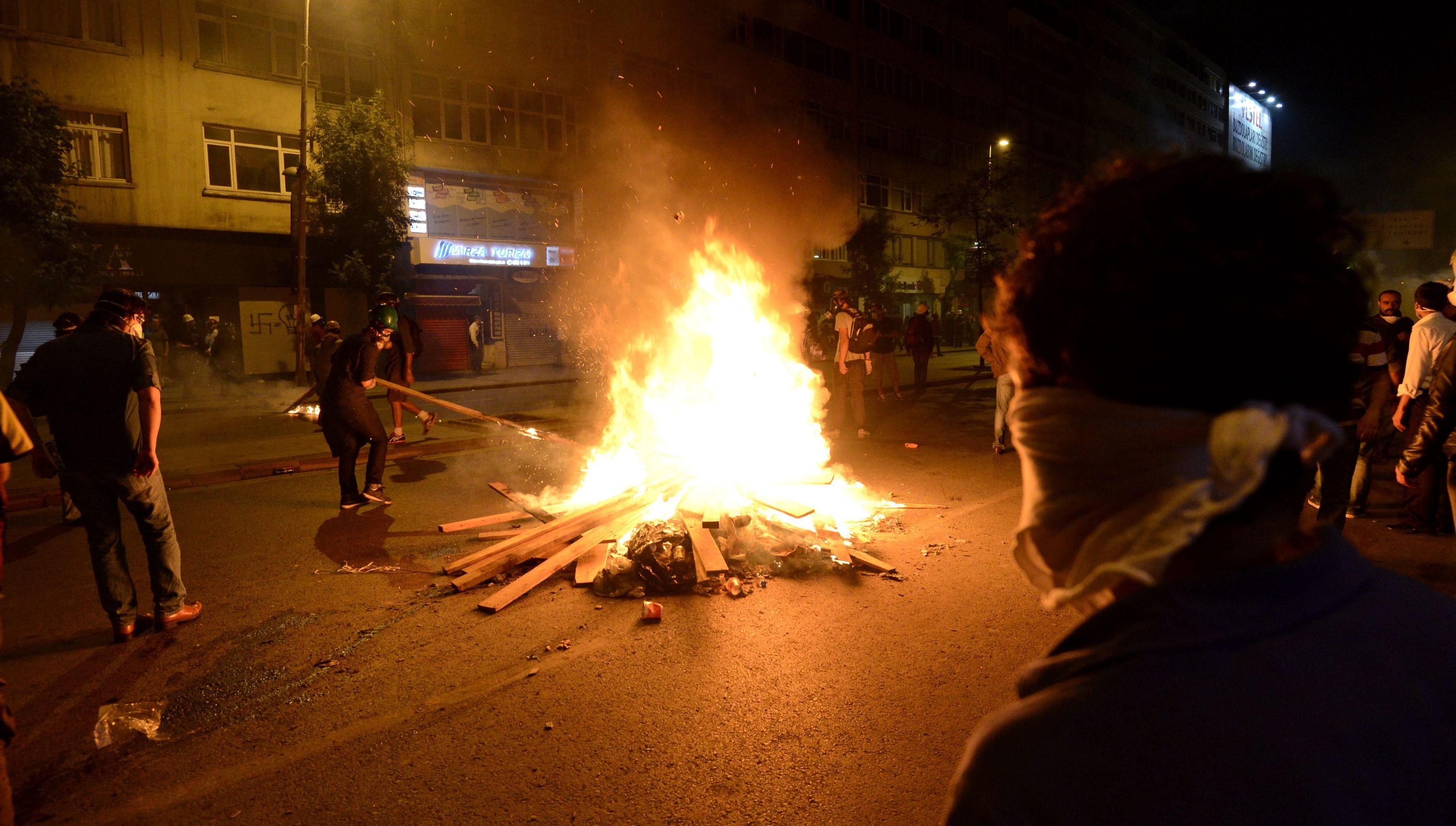Nepokoje v Turecku - 6 - GALERIE: Protesty v Turecku (1/11)