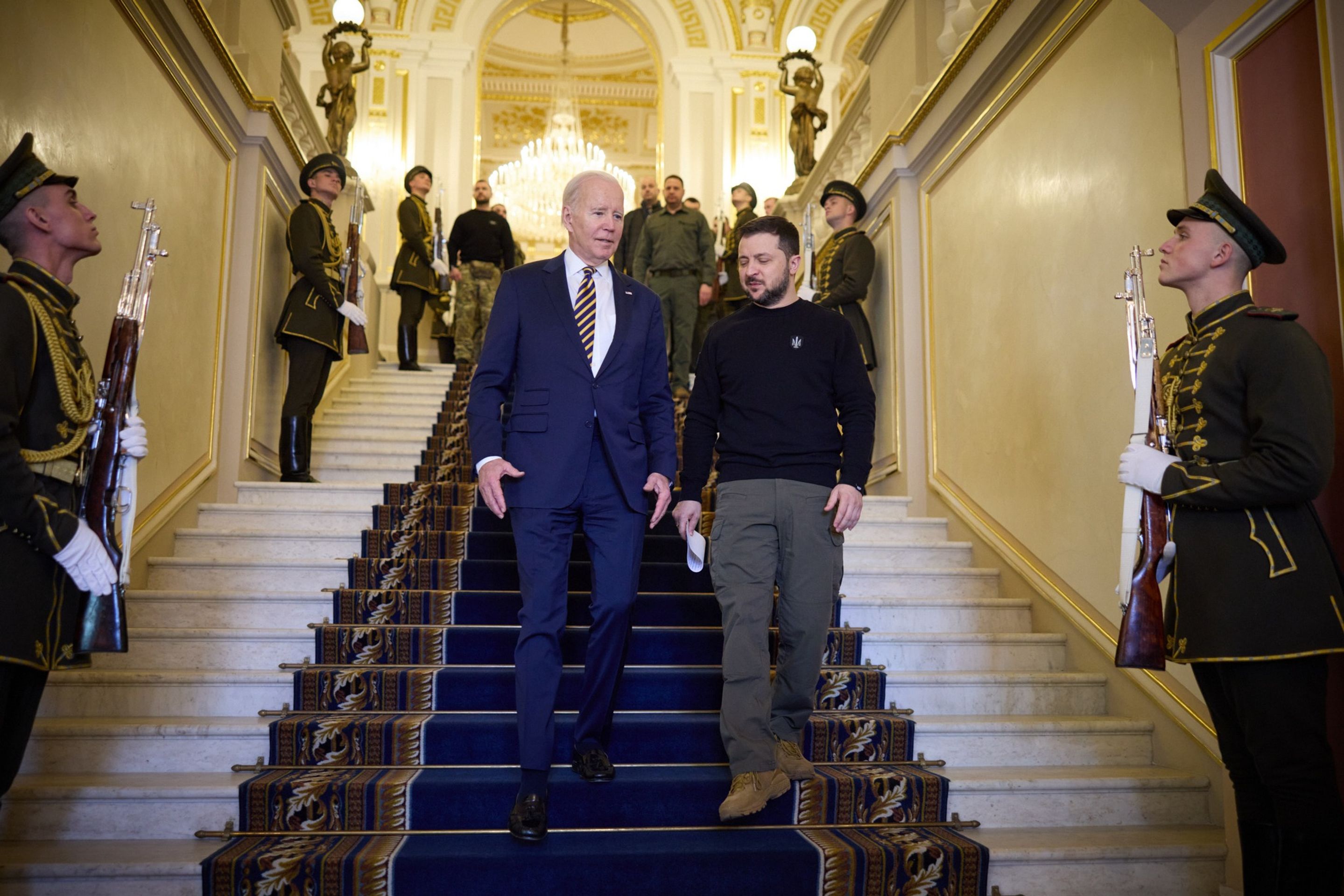Joe Biden Volodymyr Zelenskyj - Prezident Joe Biden navštívil Ukrajinu (4/19)