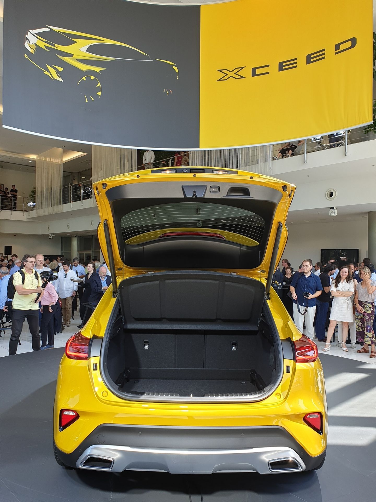 Kia XCeed - 8 - Fotogalerie: Nový crossover Kia XCeed (6/8)