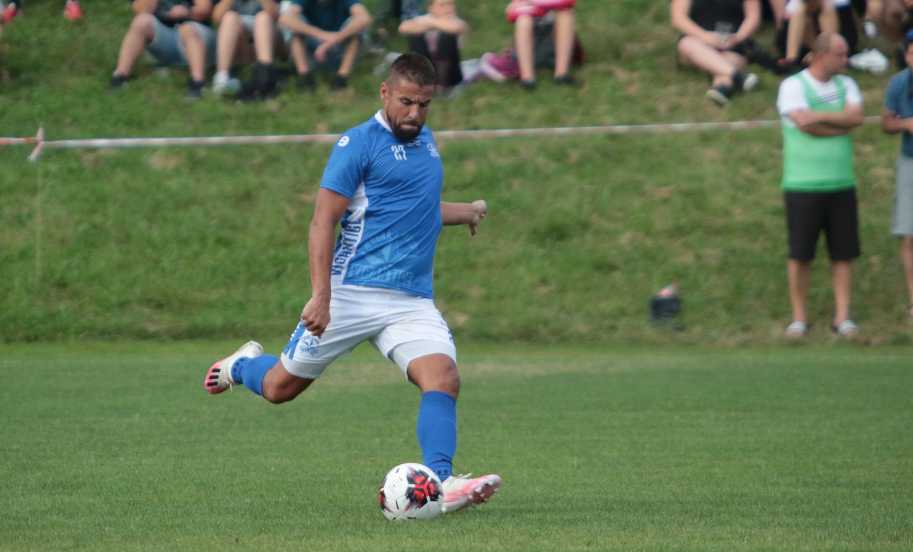 Milan Baroš - Milan Baroš nastoupil za rodné Vigantice (9/10)