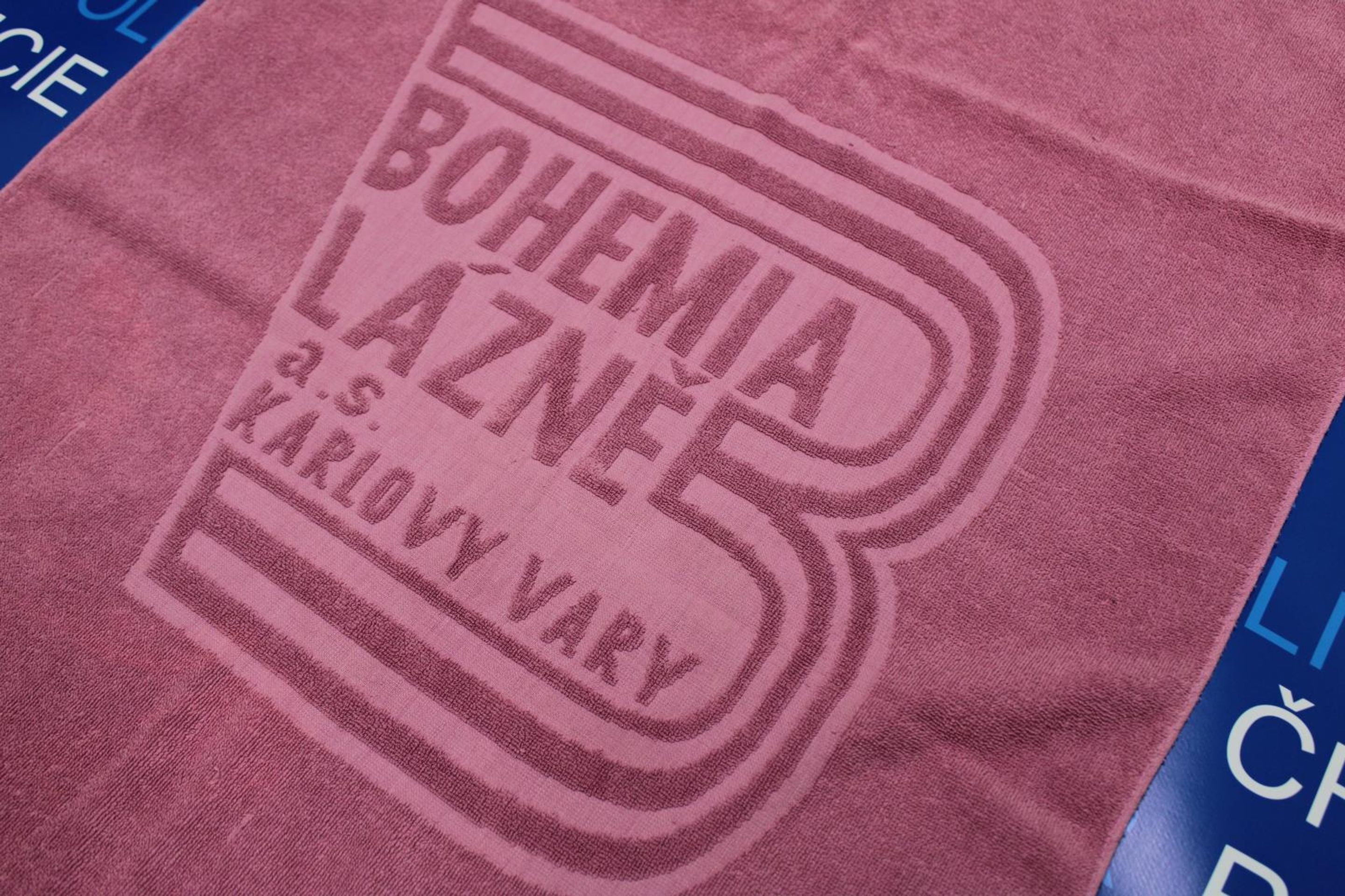 Novorozeně zabalené v ručníku - 3 - GALERIE: Mrtvé miminko bylo zabaleno do lázeňského ručníku (2/2)