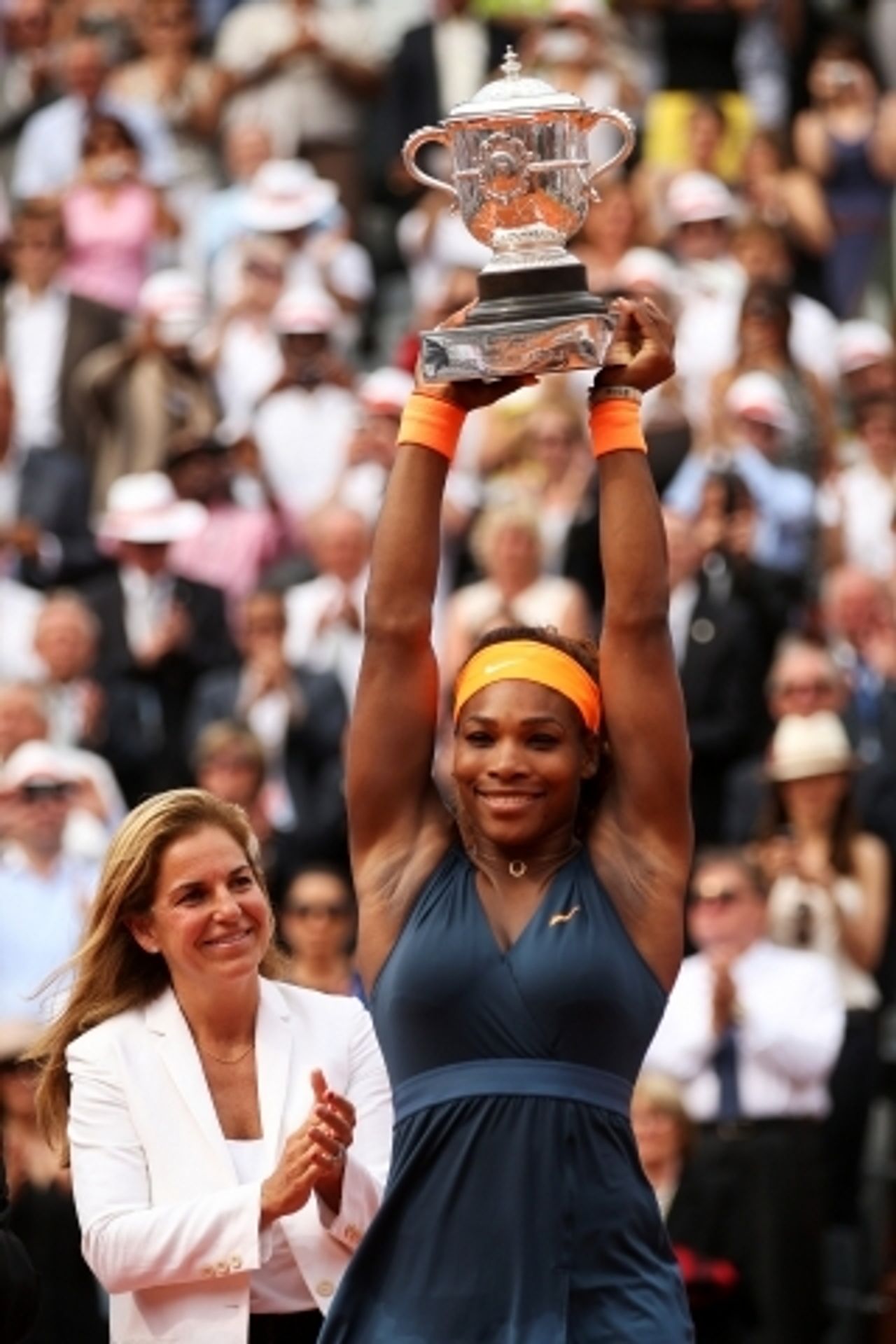 Serena Williamsová slaví titul v Paříži - 2 - GALERIE: Serena Williamsová slaví titul v Paříži (8/9)