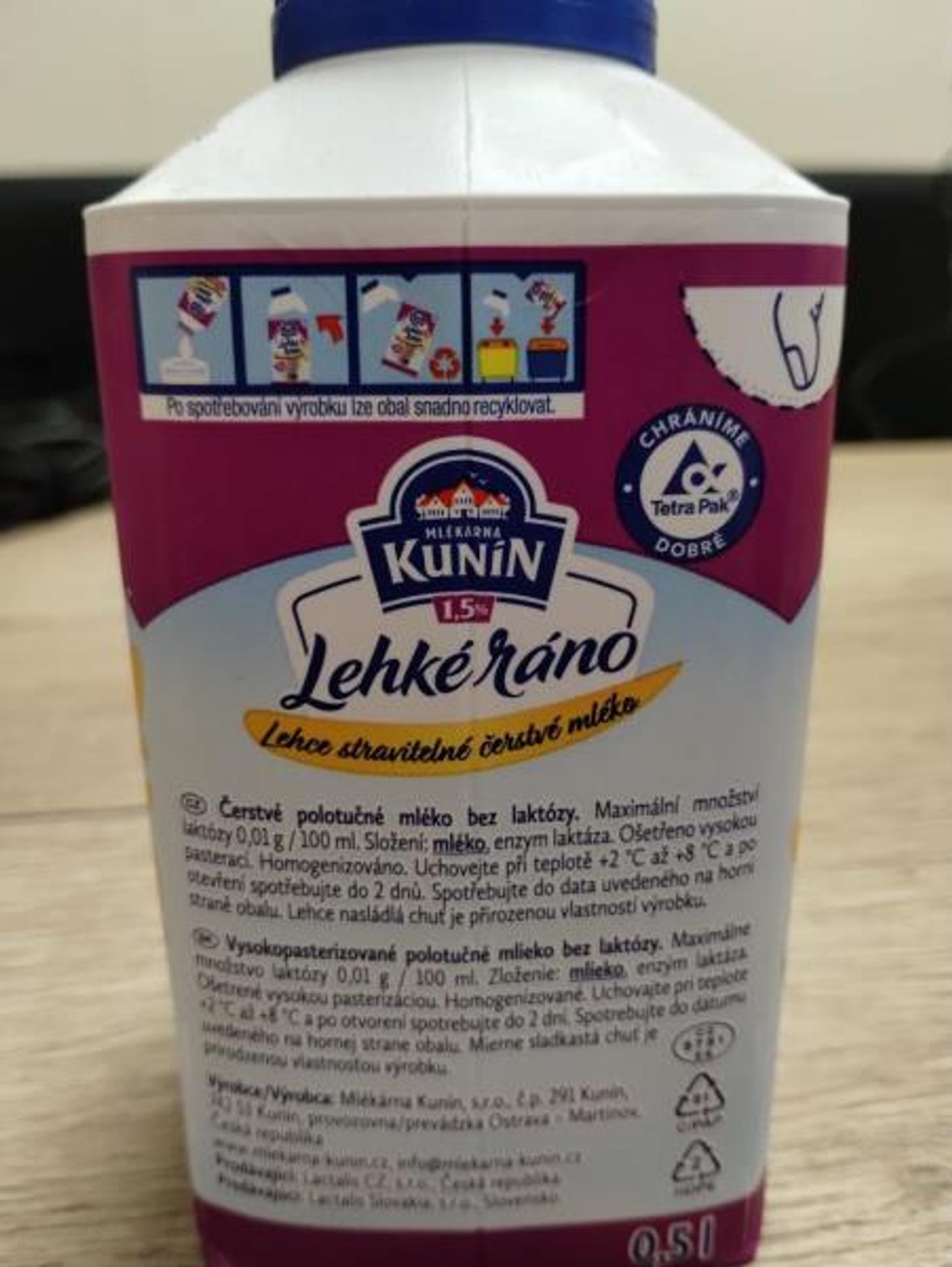 Čerstvé polotučné mléko bez laktózy obsahuje vyšší obsah laktózy než je stanoveno pro bezlaktózové potraviny (3) - Nebezpečné údajně bezlaktózové potraviny (2/11)