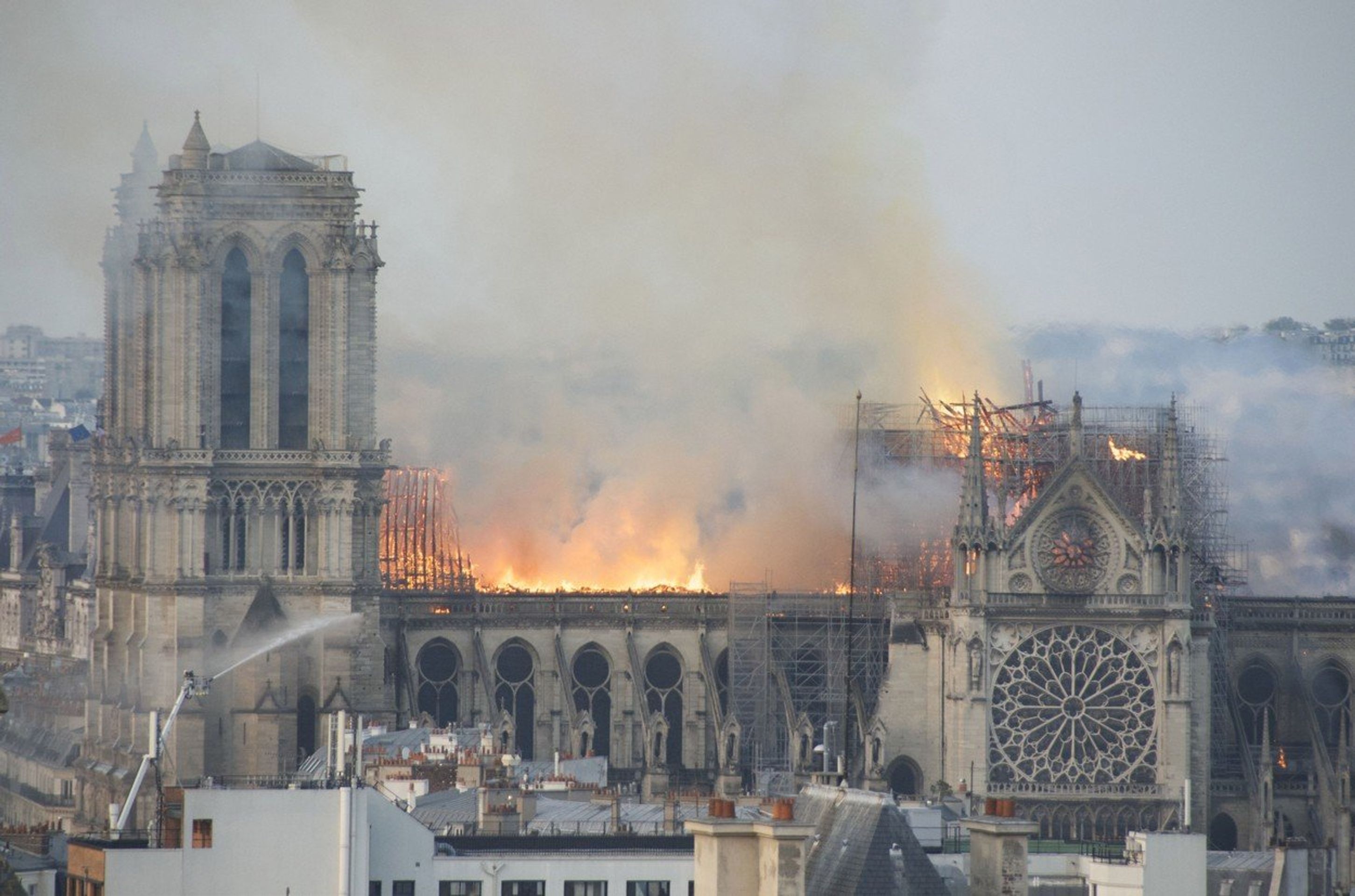 Požár katedrály Notre-Dame - GALERIE: Obří požár katedrály Notre Dame (12/14)