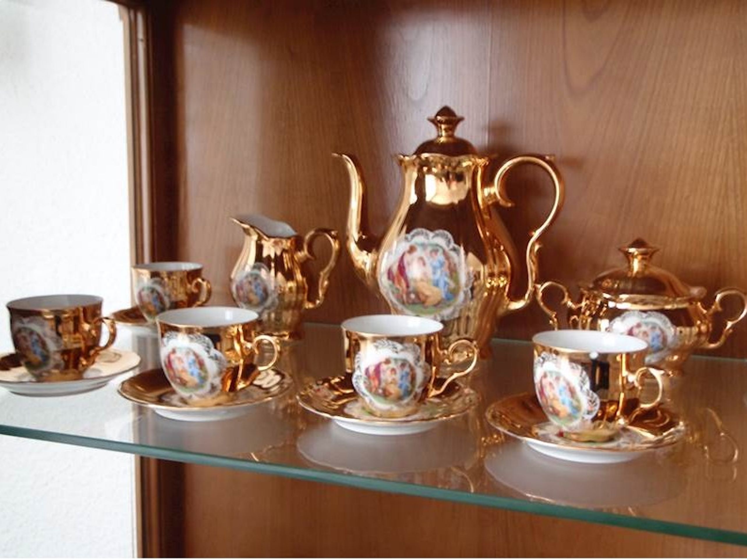 Porcelánový čajový servis - GALERIE: Aukce ÚZSVM (6/15)