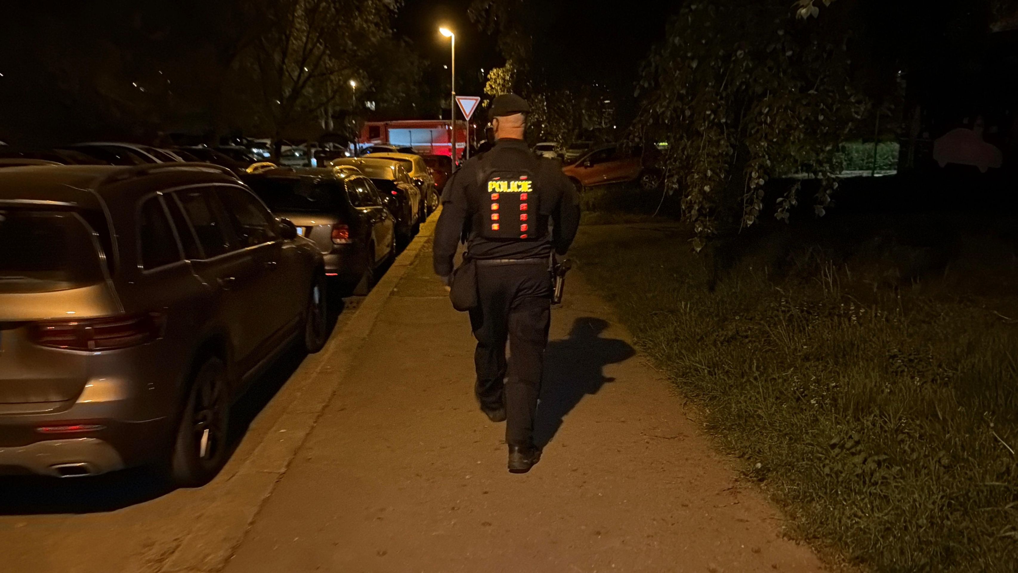 Zásah zásahové jednotky - Zásah policie v pražských Stodůlkách (8/12)