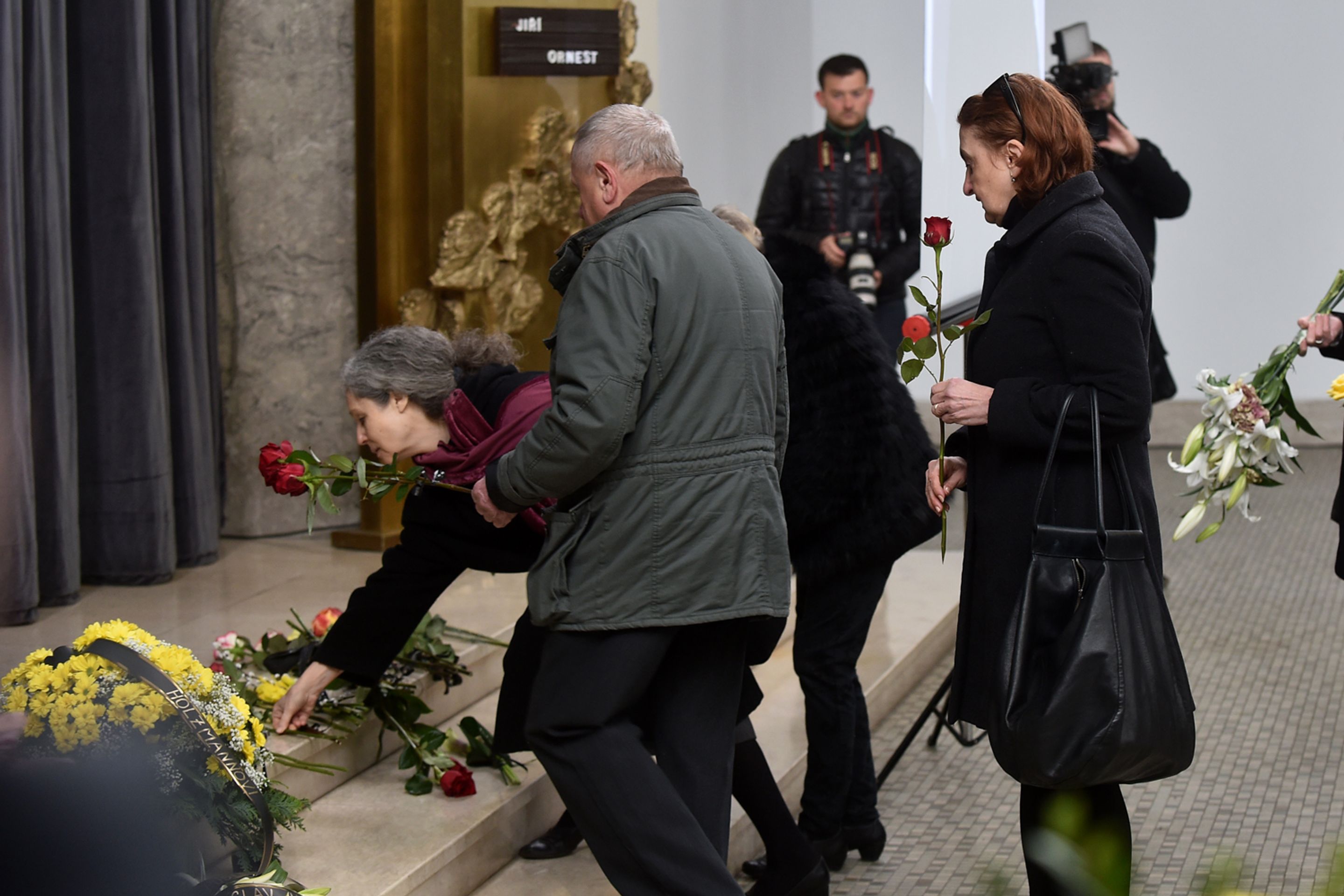 Rozloučení s Jiřím Ornestem - Taťana Fischerová, Eva Holubová - GALERIE: Rozloučení s Jiřím Ornestem (20/39)