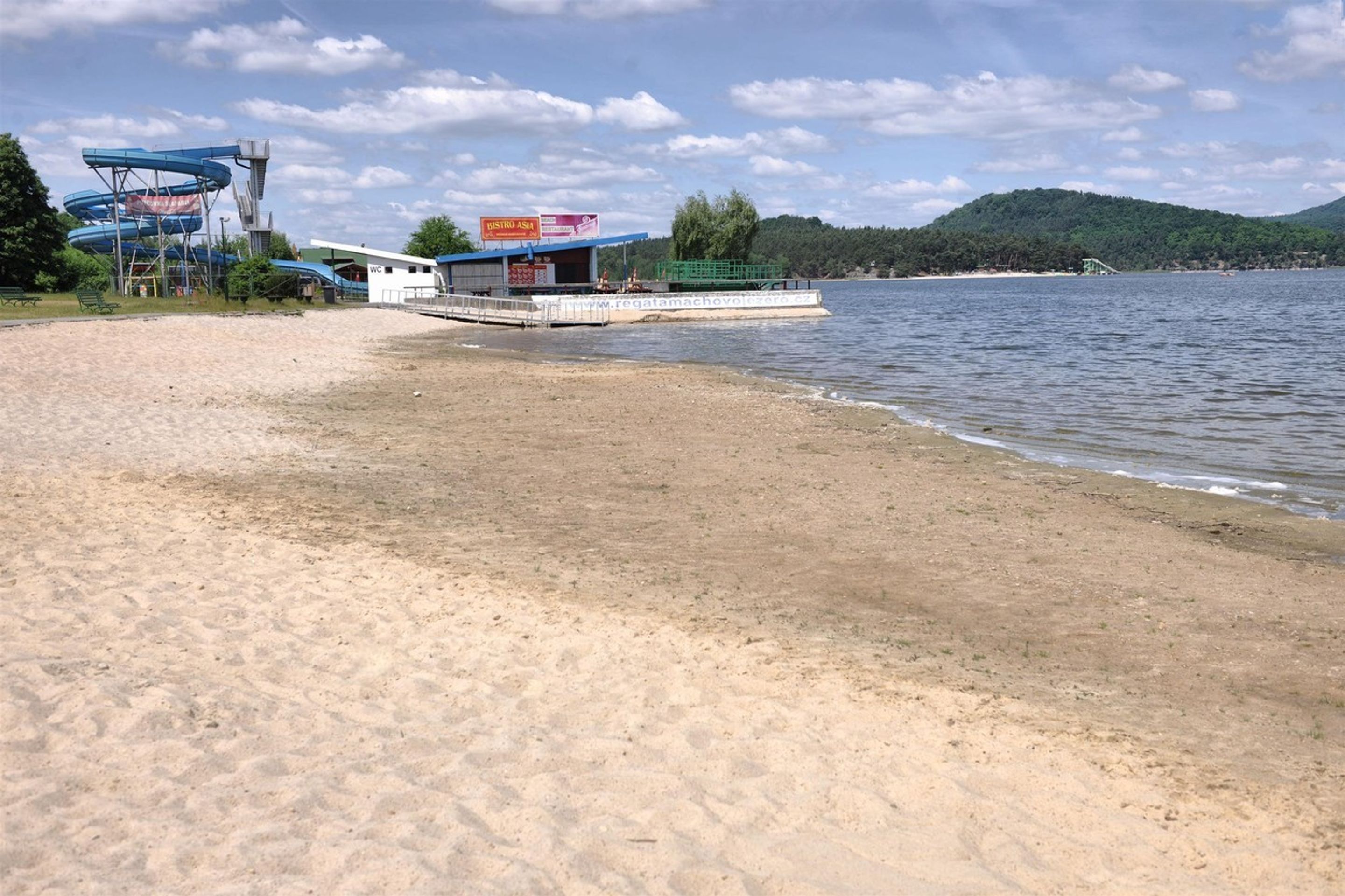 Koupání v Česku - Máchovo jezero - GALERIE: Pláže v Česku (6/17)