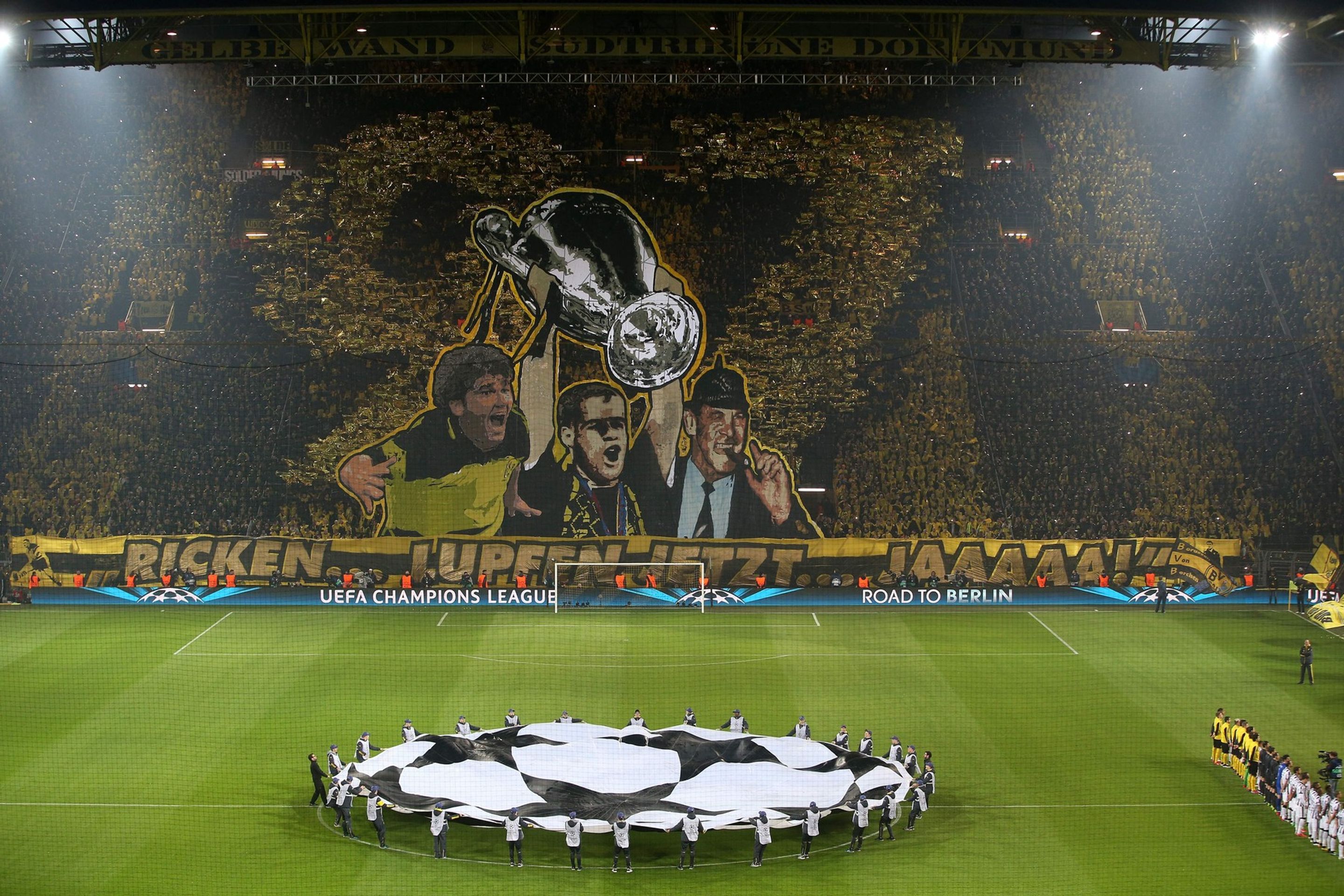 Choreo fanoušků Borussie Dortmund na slavném Signal Iduna Parku - Nejkrásnější chorea fanoušků Borussie Dortmund (7/7)
