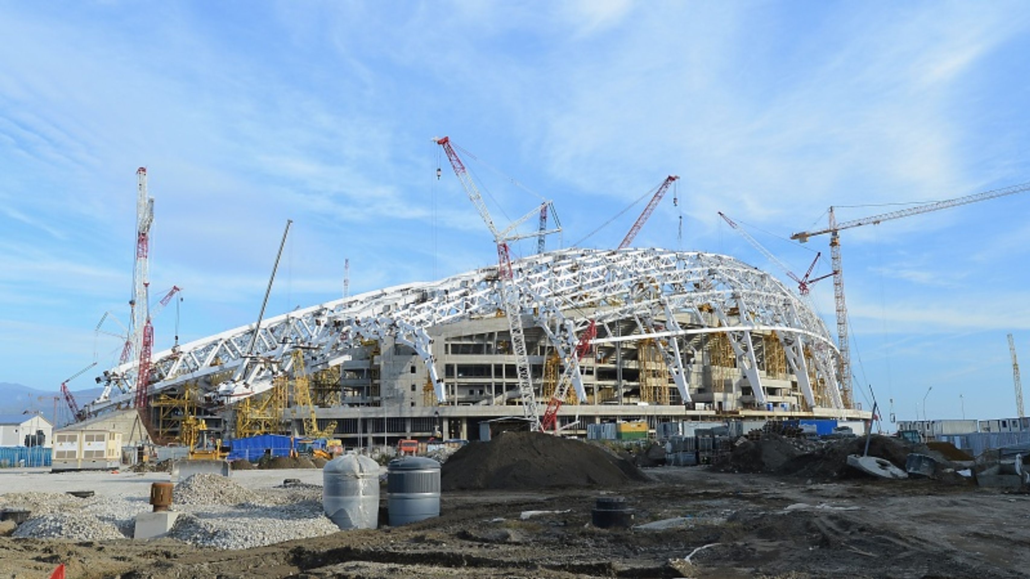 Olympijský stadion v Soči - OBRAZEM: Soči 2013 - rok do startu olympijských her (2/12)