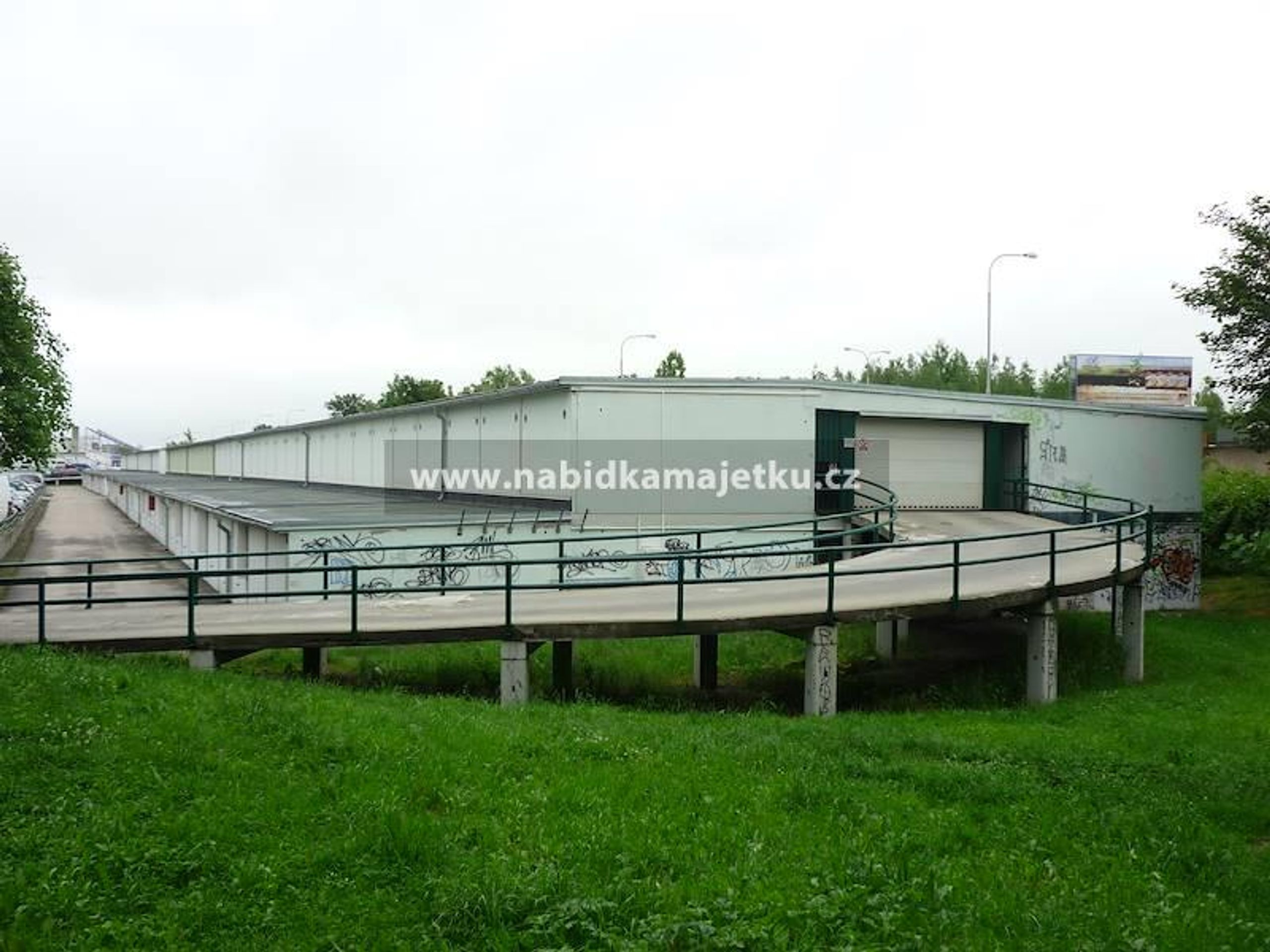 Prodej majetku Garáž, České Budějovice (2) - Nabídka majetku státu (100/115)