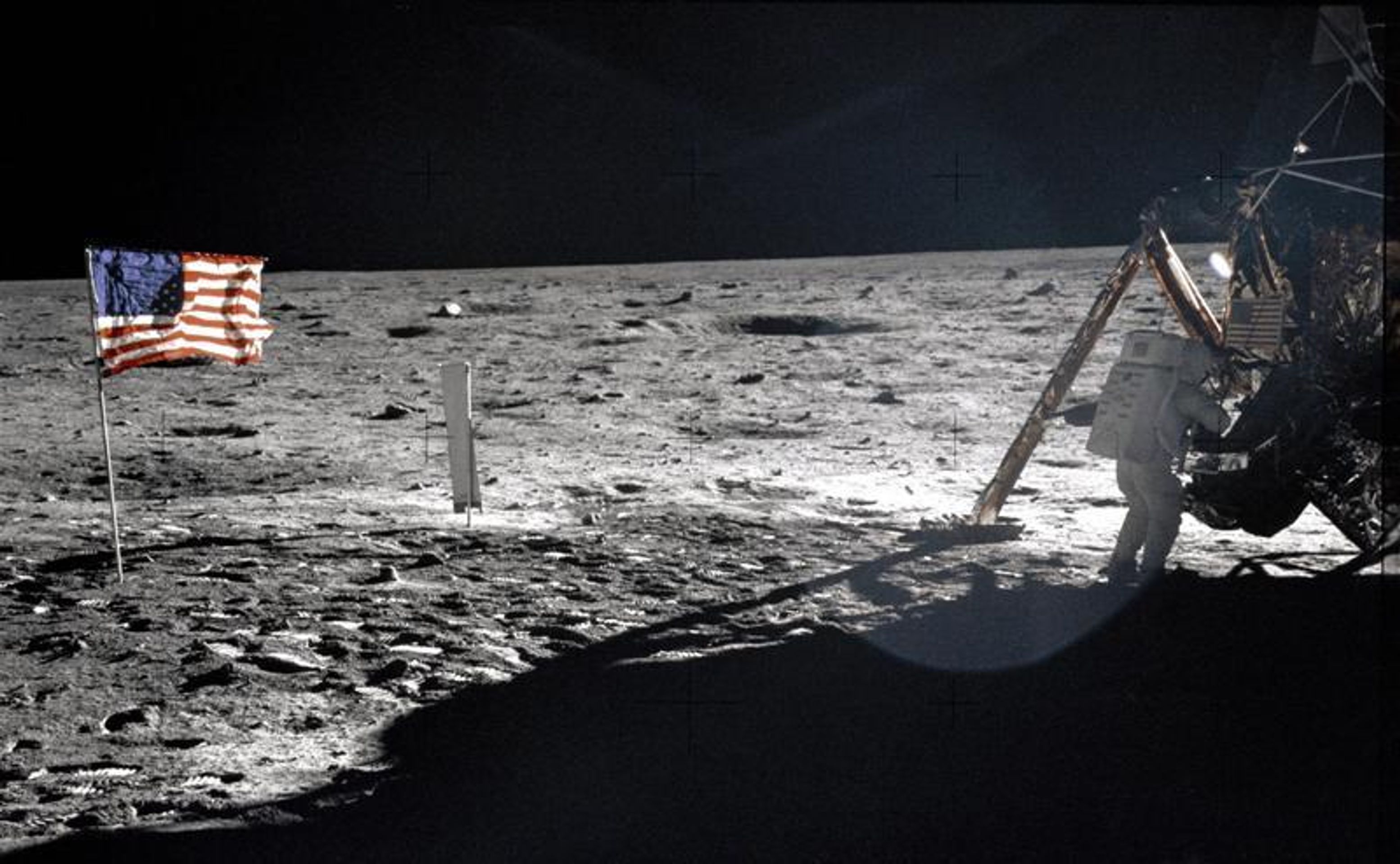 Neil Armstrong na měsíci - 5 - Neil Armstrong na měsíci (12/16)